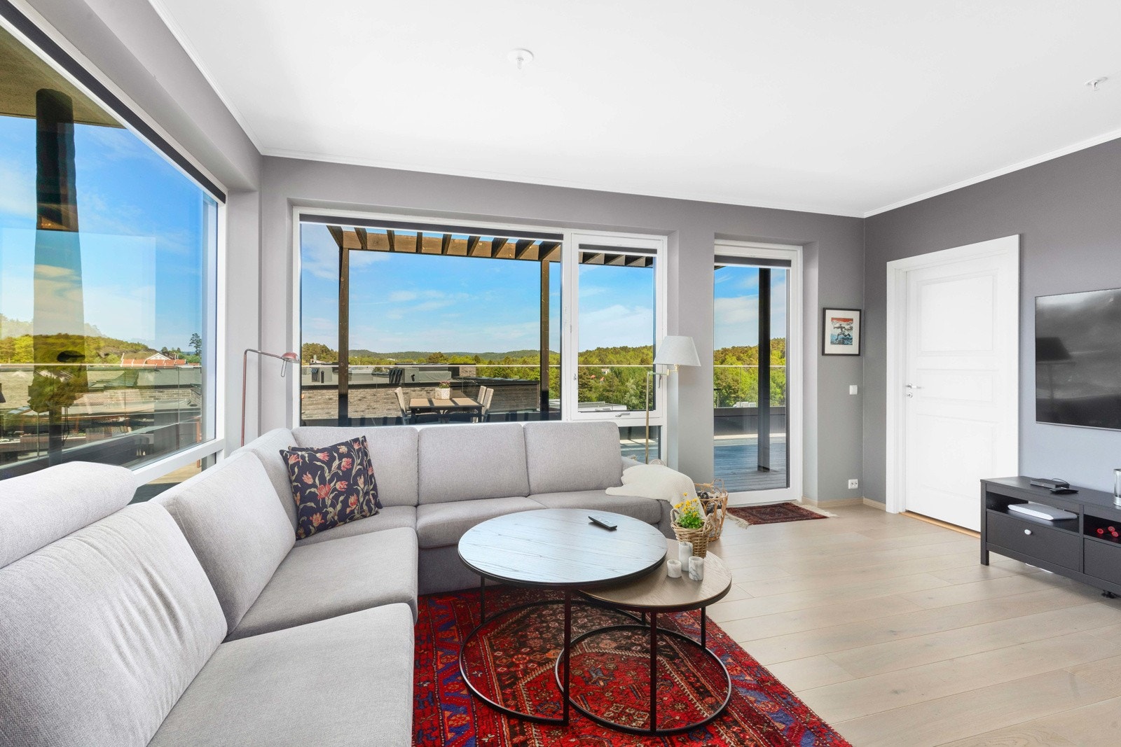 God plass til sofagruppe i stuen Galleribilde