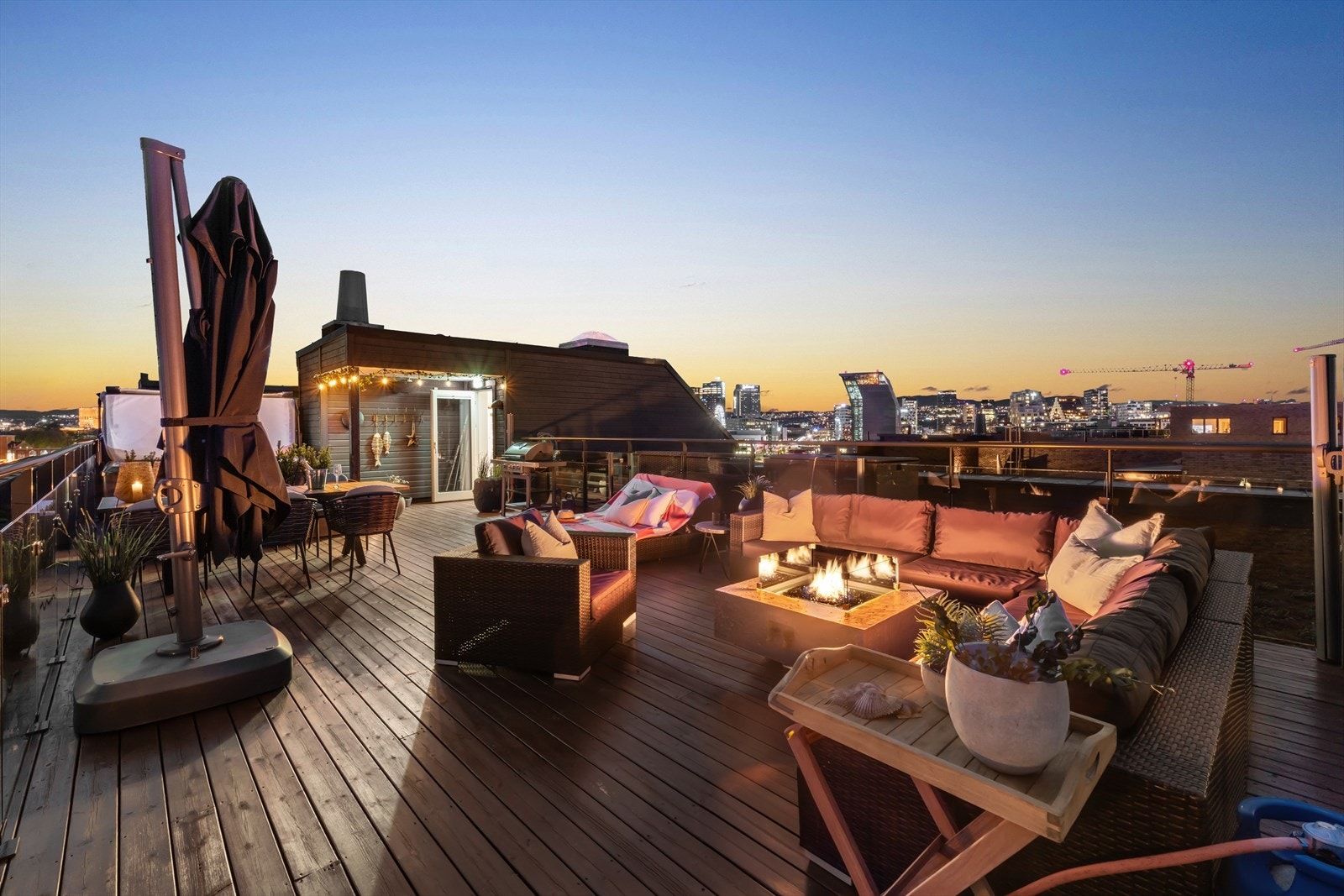 Flott utsikt mot Ekeberg, Barcode, Munchmuseet, Operaen og Oslo by Galleribilde