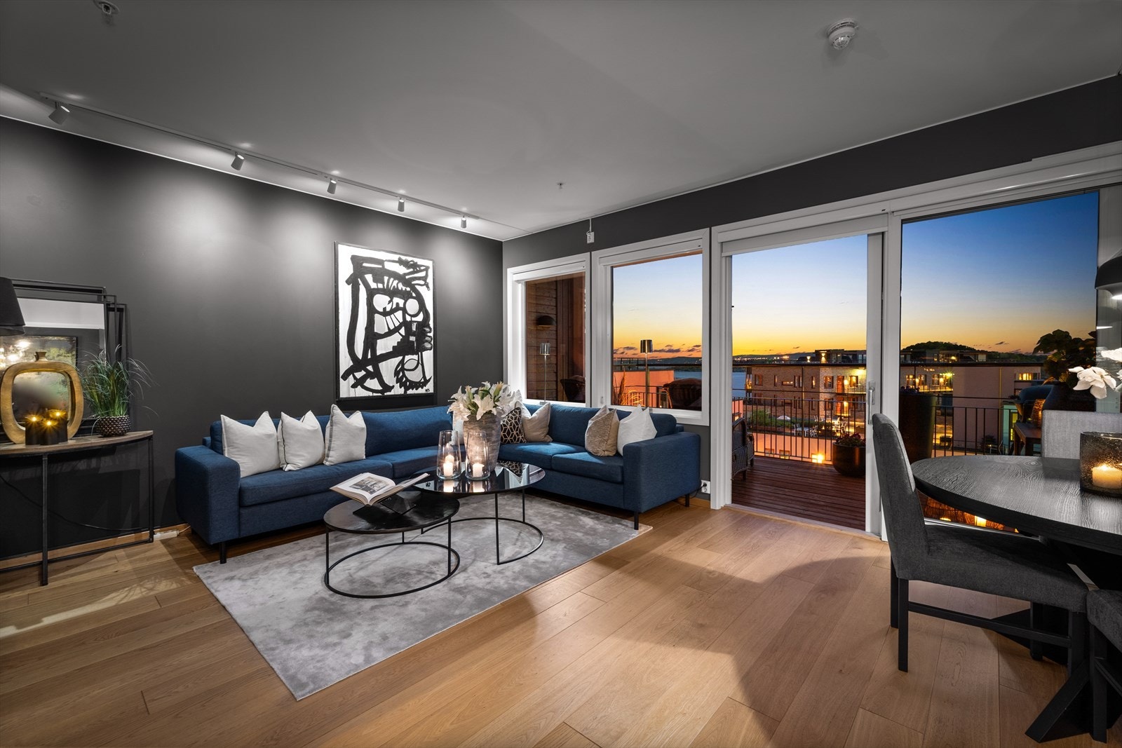 Stemningsfull og koselig stue Galleribilde