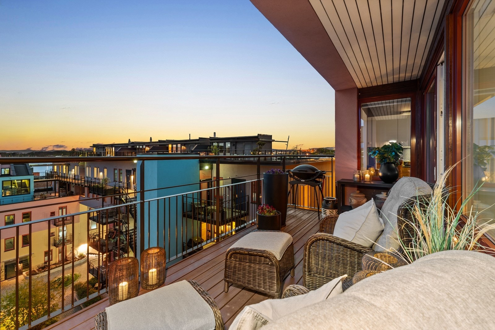 Sol fra rundt 11:00-22:00 midtsommers Galleribilde