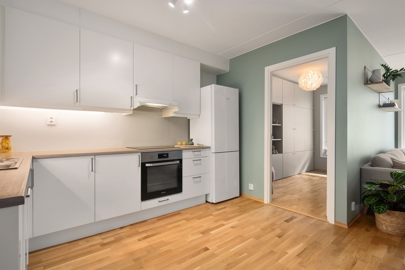 Det er balansert ventilasjon i bygget. Galleribilde