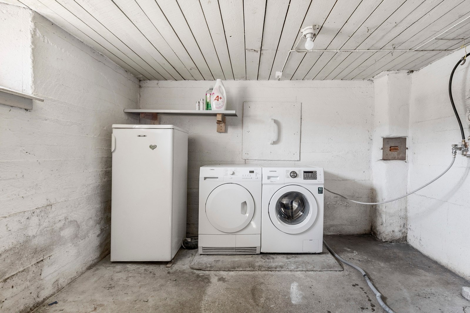 Vaskerom i kjelleren. Galleribilde