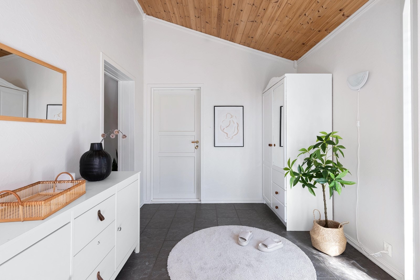 Lunt førsteinntrykk med gulvvarme under fliser Galleribilde