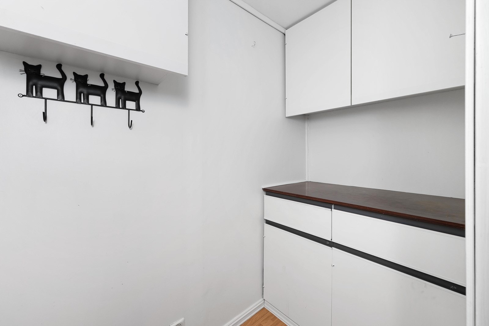 Praktisk bod ved kjøkken Galleribilde