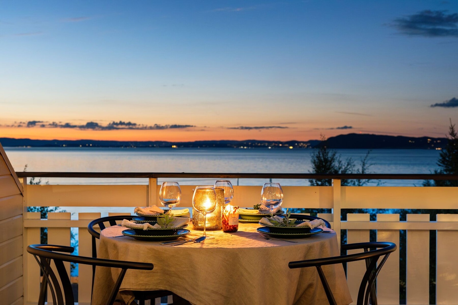 Av en rekke kvaliteter ved boligen er et av høydepunktene de upåklagelige utsikts - og solforholdene. Galleribilde