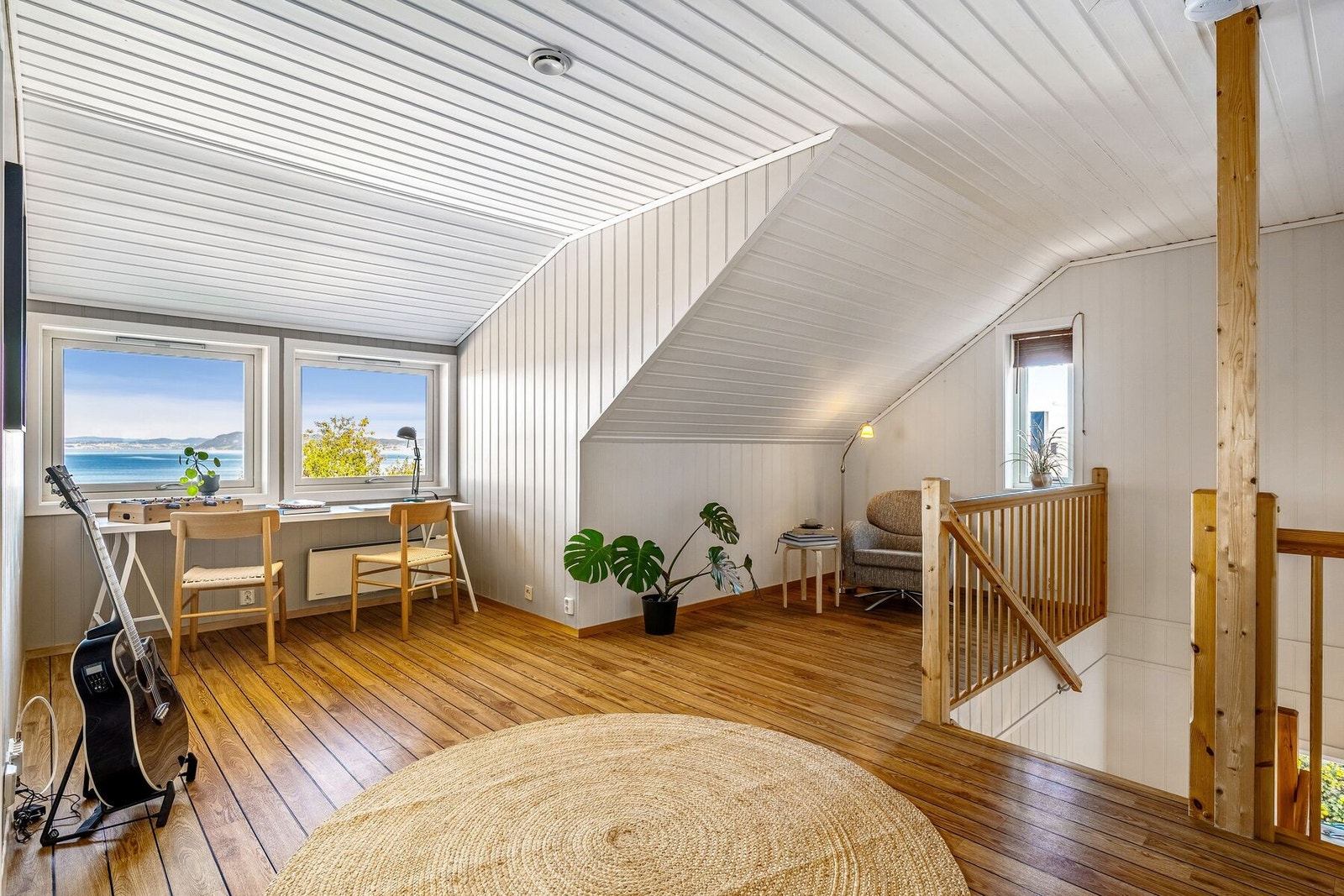 Loftstuen har mange funksjoner og kan innredes som f.eks. ekstra stue, hjemmekontor, hobbyrom, lekerom el. Galleribilde