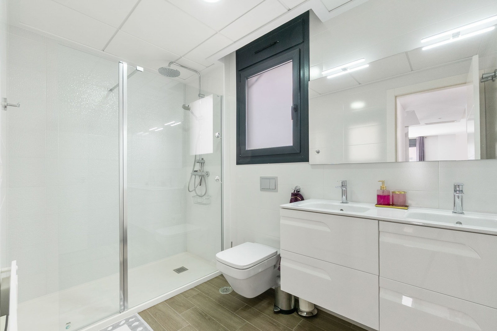 Badet på bakkeplan Galleribilde