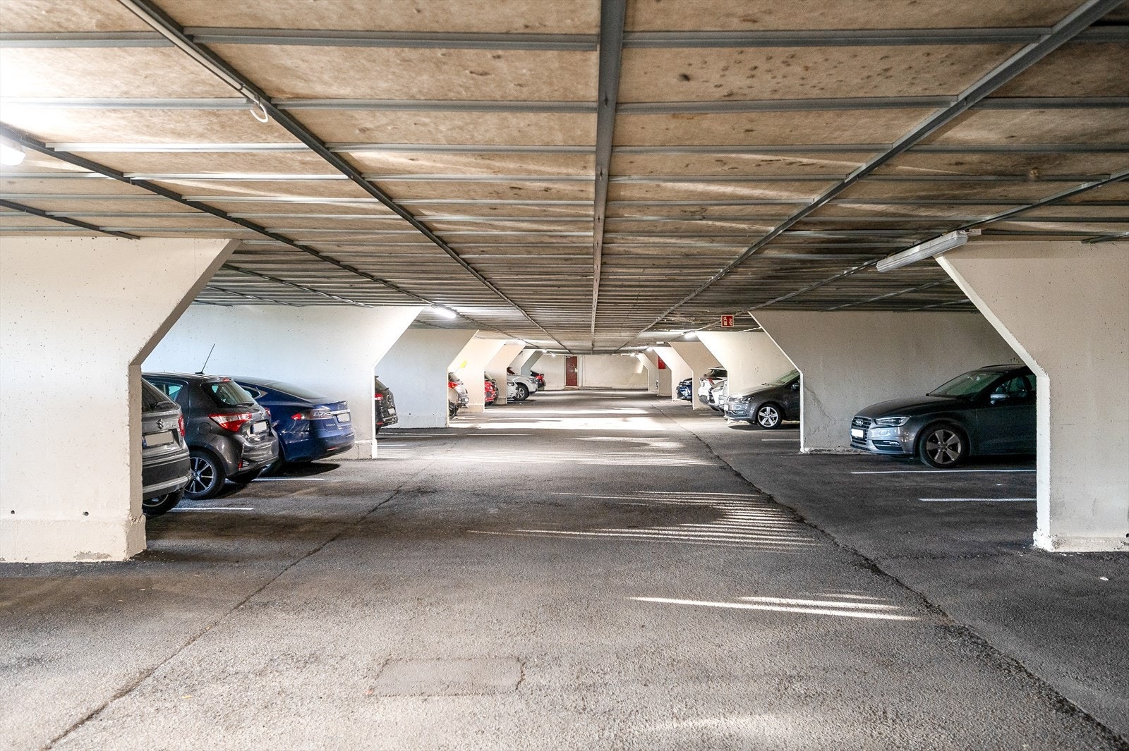 Til leiligheten medfølger garasjeplass i felles garasjeanlegg Galleribilde