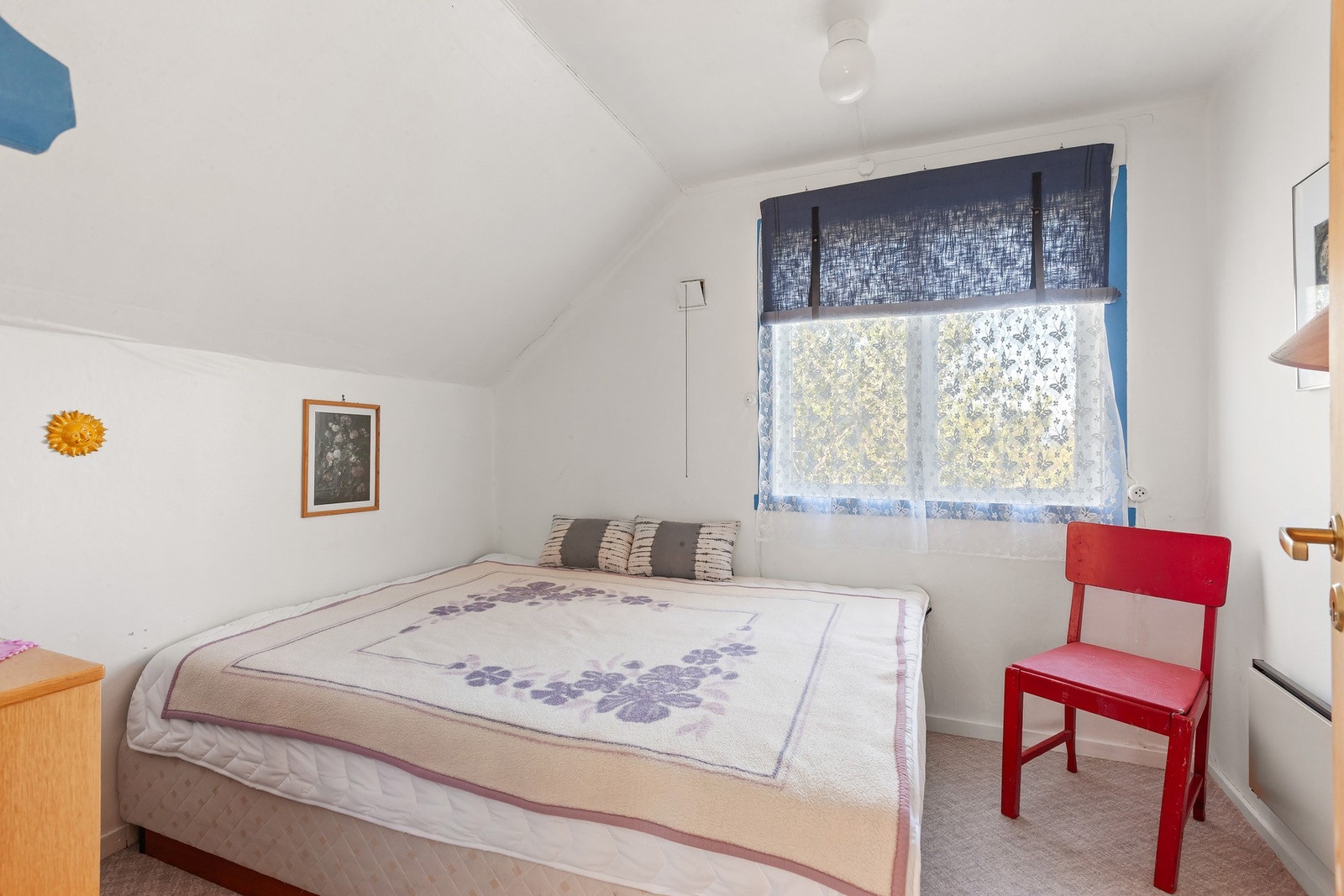 Det er tre soverom i loftetasjen Galleribilde