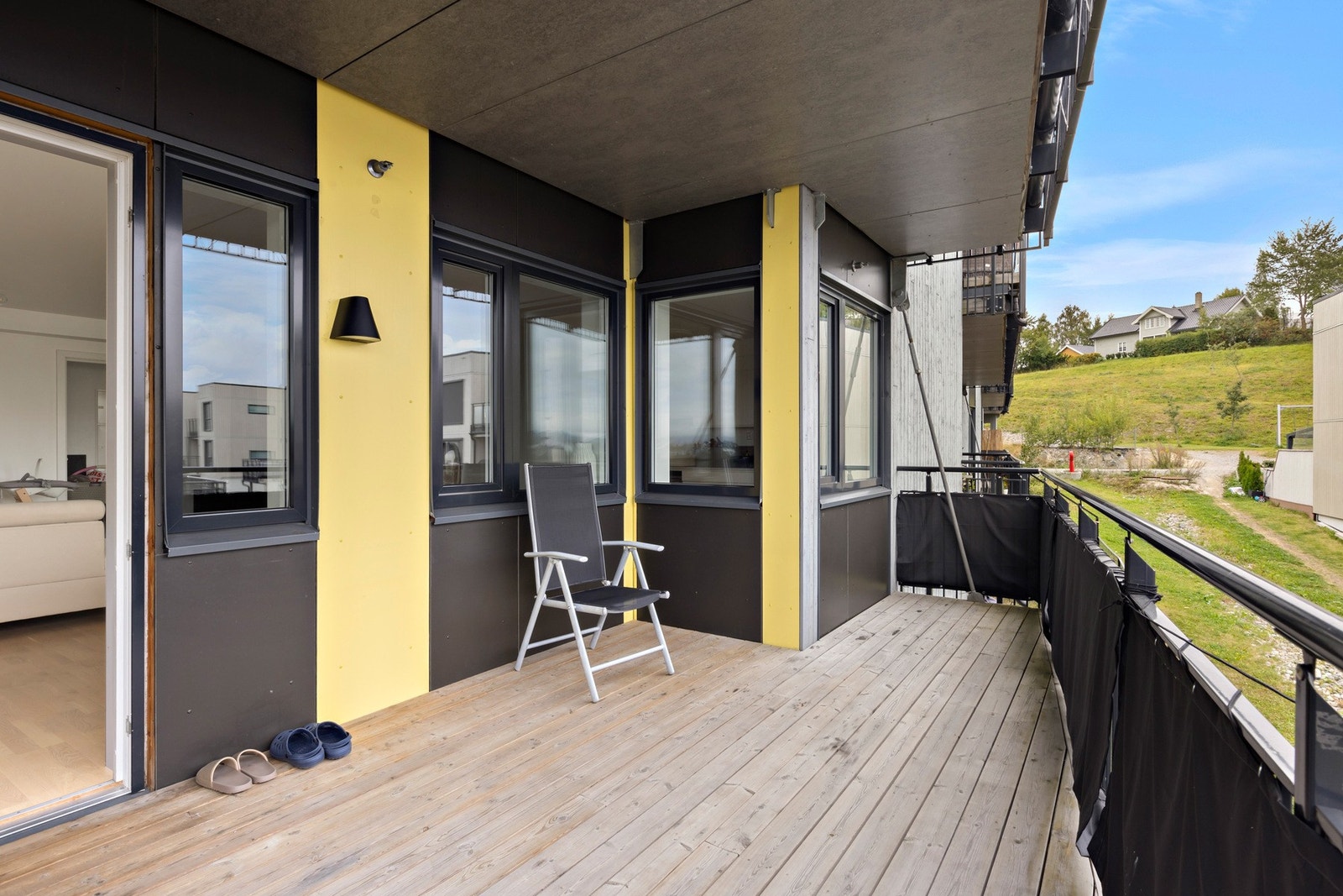 Balkongen er vendt i en sørvest retning. Galleribilde