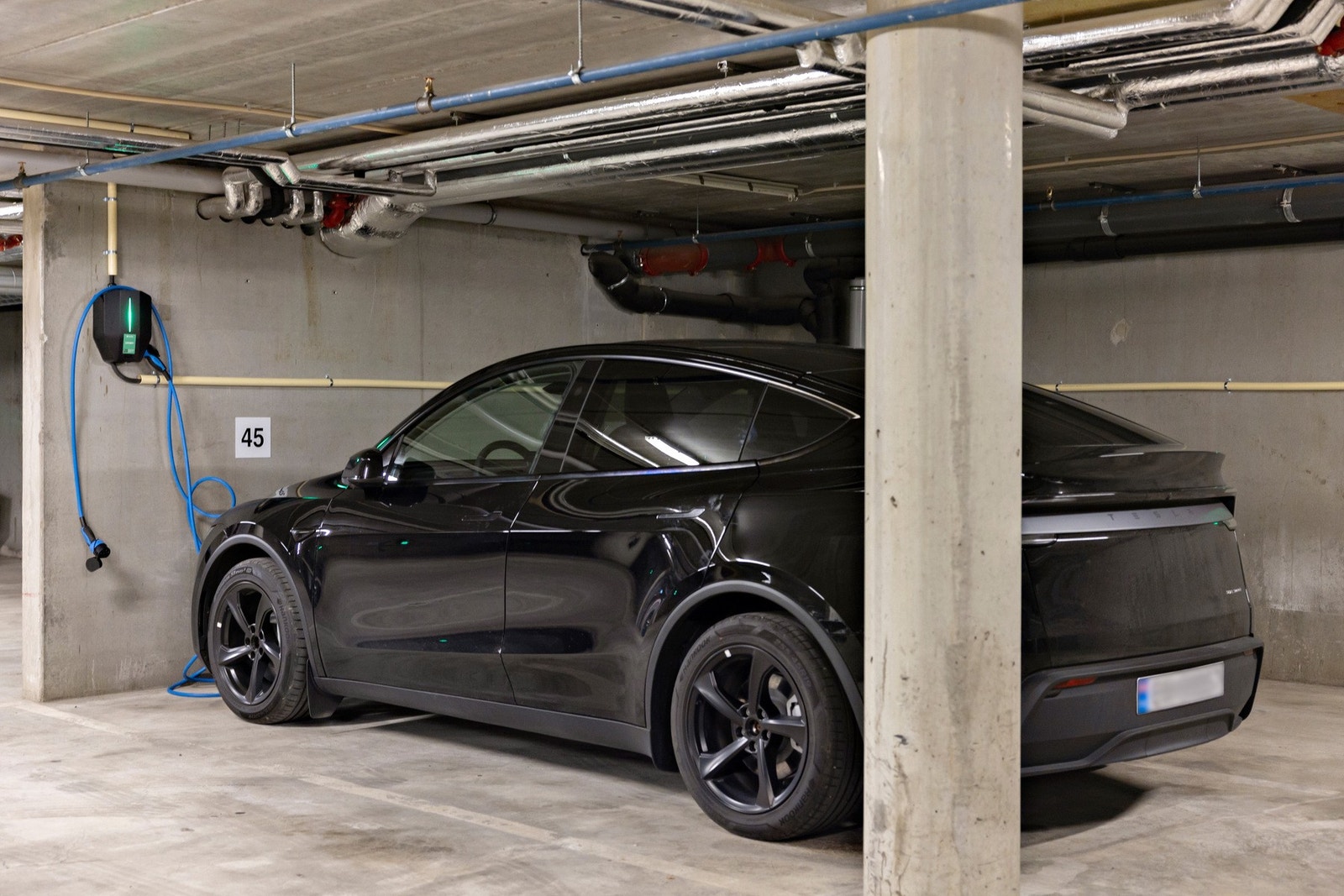 Boligen disponerer en garasjeplass i felles garasjeanlegg. Galleribilde