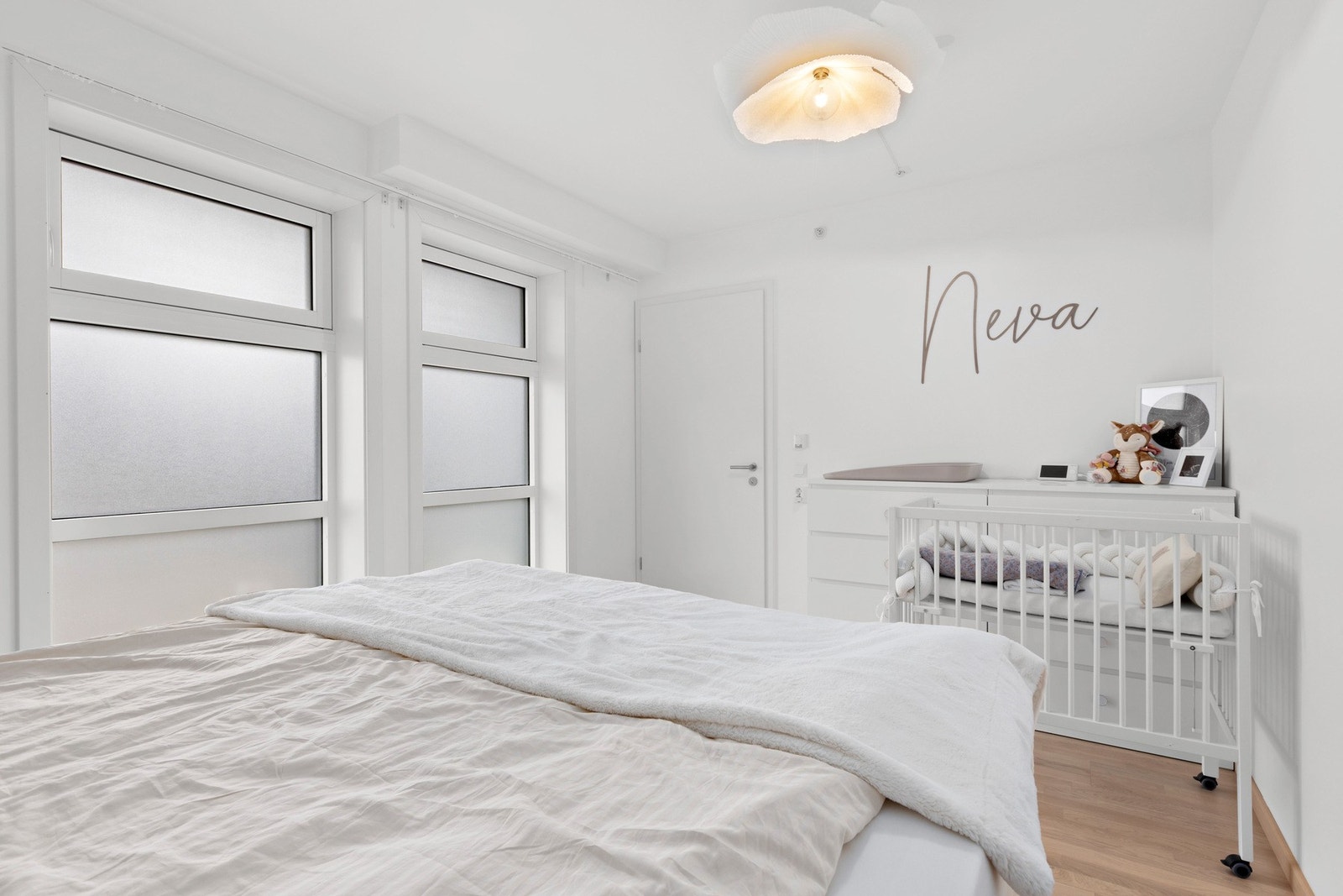 Hovedsoverom med plass til dobbeltseng og garderobe. Galleribilde