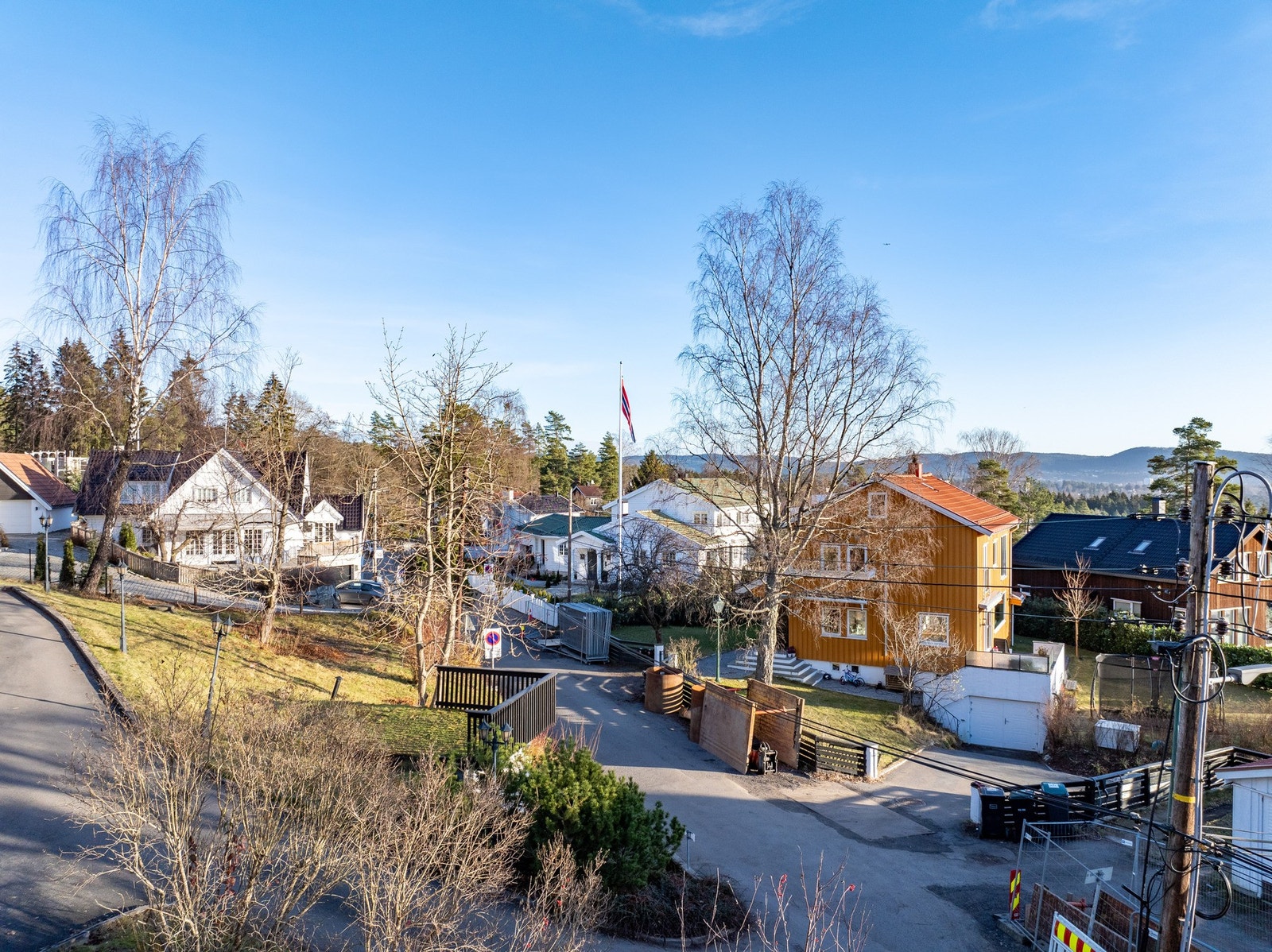 Hyggelig utsyn over øvrige bebyggelse i Stjerneveien. Galleribilde