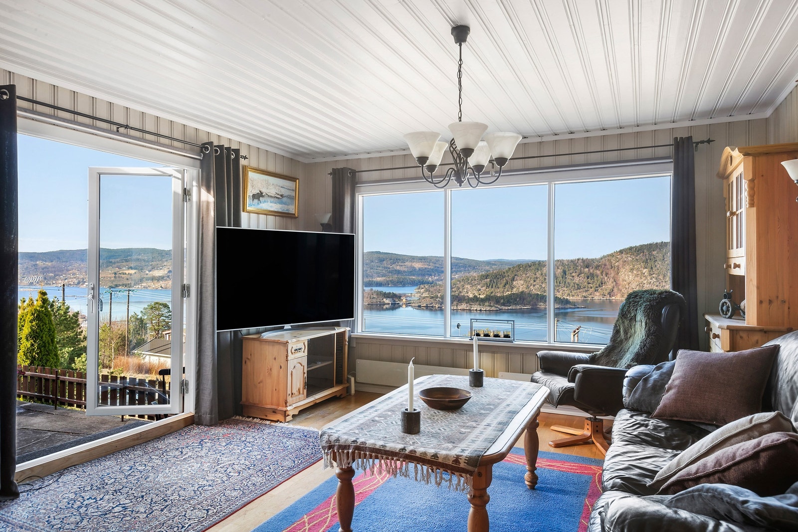 Fra stuevinduene er det nydelig utsikt over Drøbaksundet, Oscarsborg Festning og Vestfjorden Galleribilde