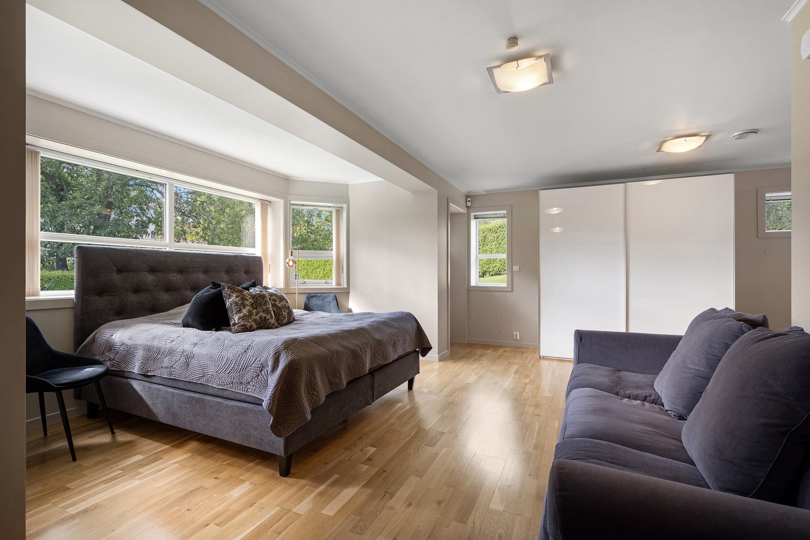 Flott kjellerstue - som også har egen inngang Galleribilde