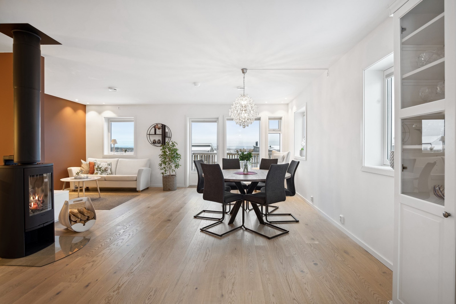 Downlights i himlingshjørnene gir en fin effekt Galleribilde