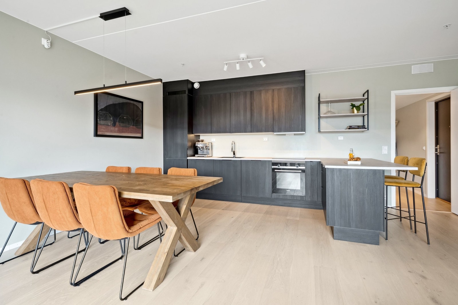 HTH-kjøkken med integrerte hvitevarer Galleribilde