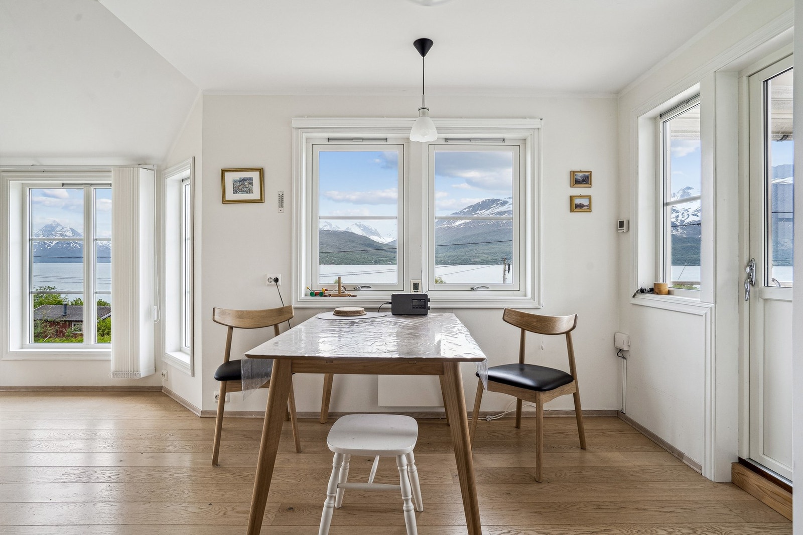 Stue og kjøkken Galleribilde