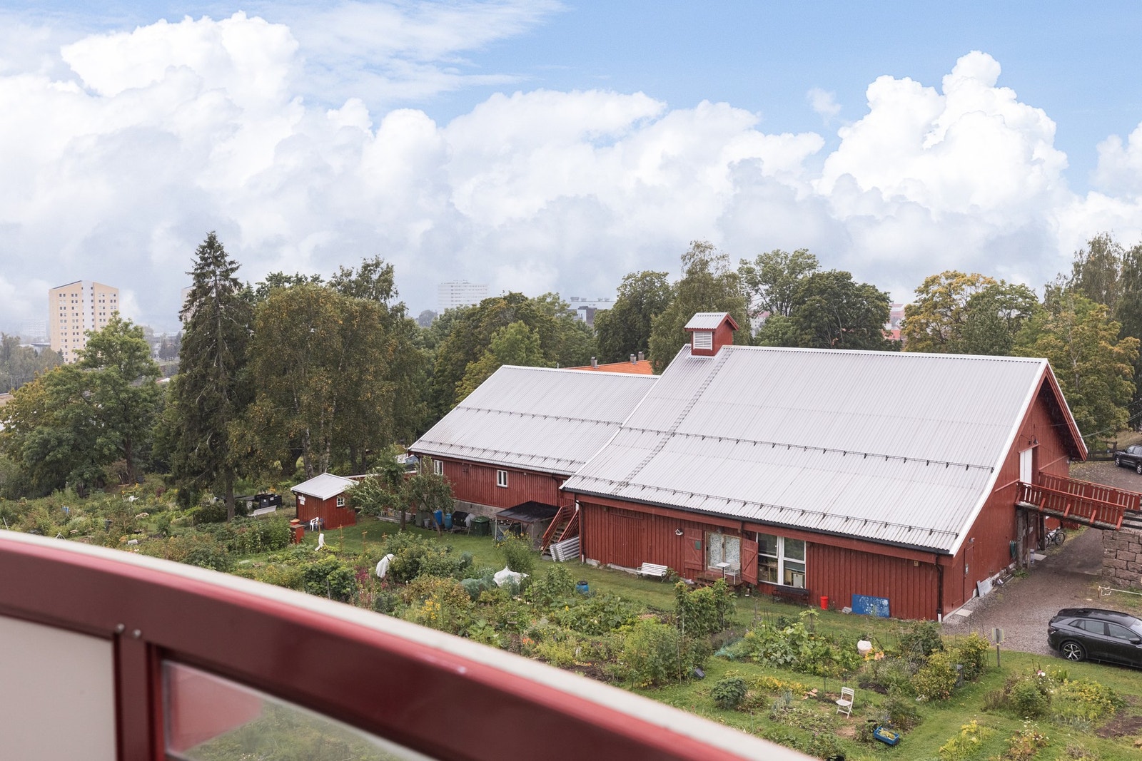 Her er det både markise, utelys, varmelampe og dobbel stikkontakt. Galleribilde