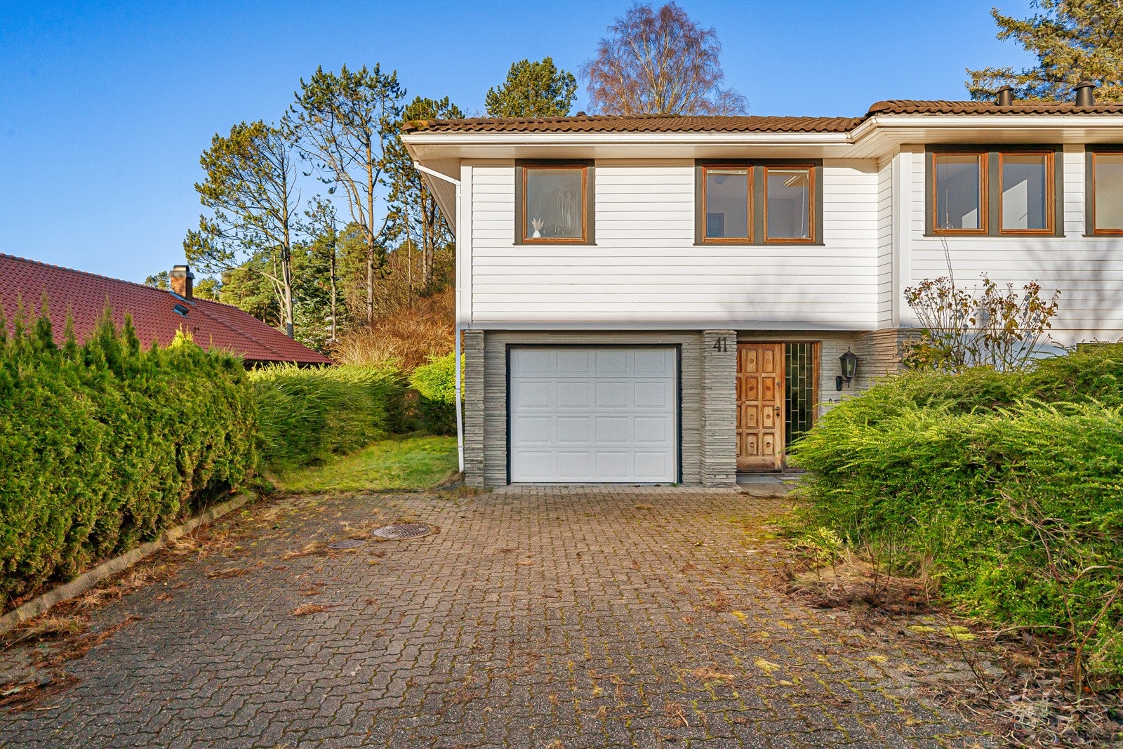 Garasje og biloppstillingsplasser Galleribilde