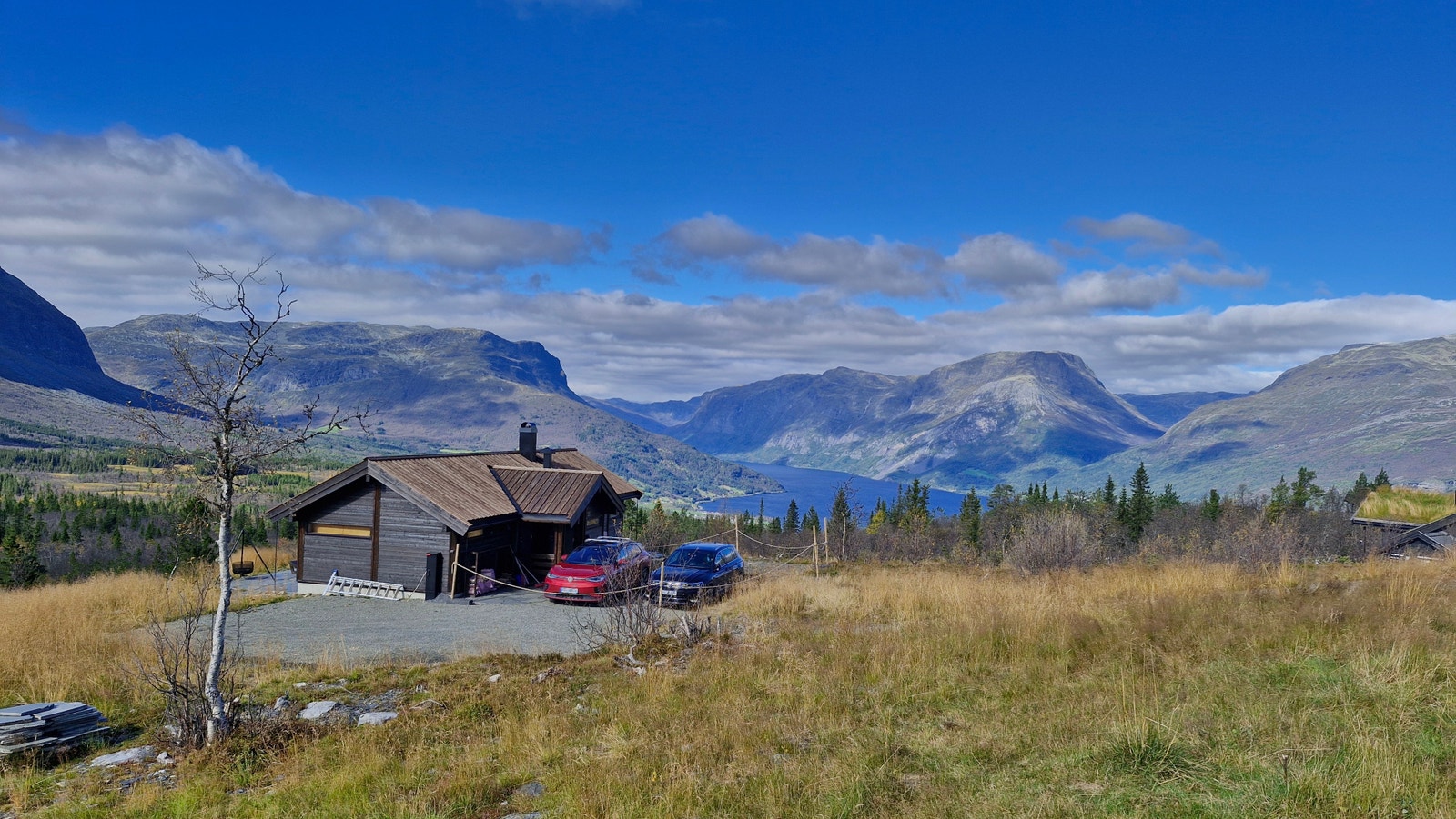 Lignende Ålhytte på en av nabotomtene Galleribilde
