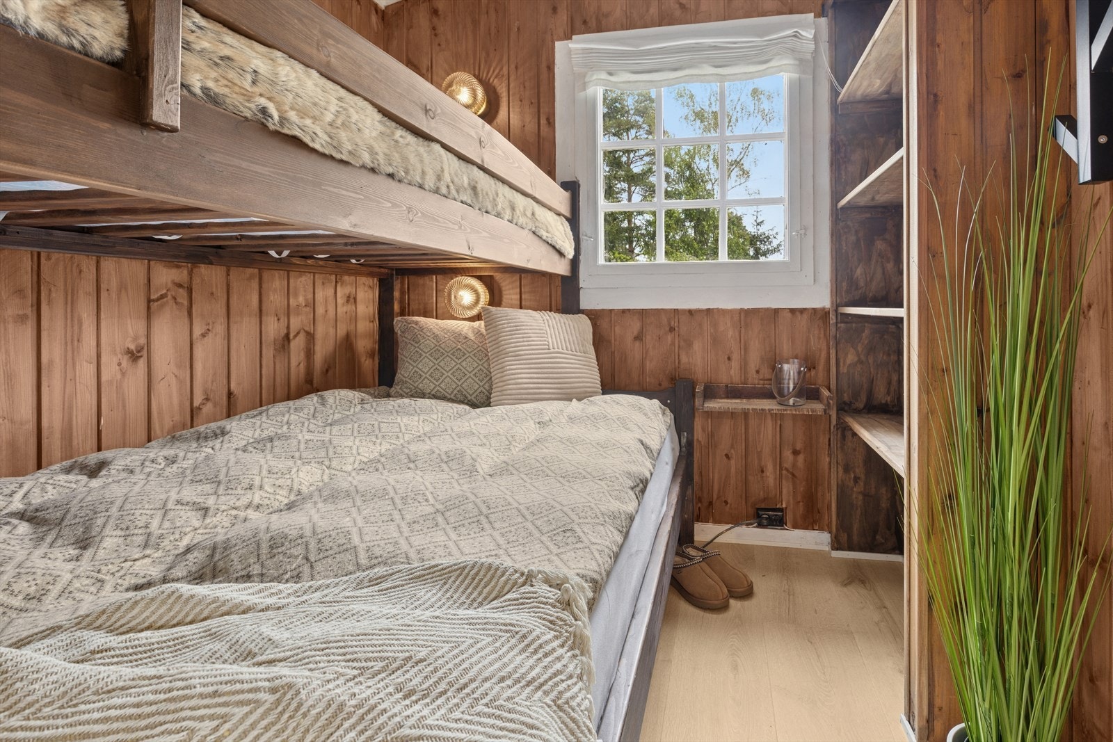 Det er to soverom i hytta. Galleribilde