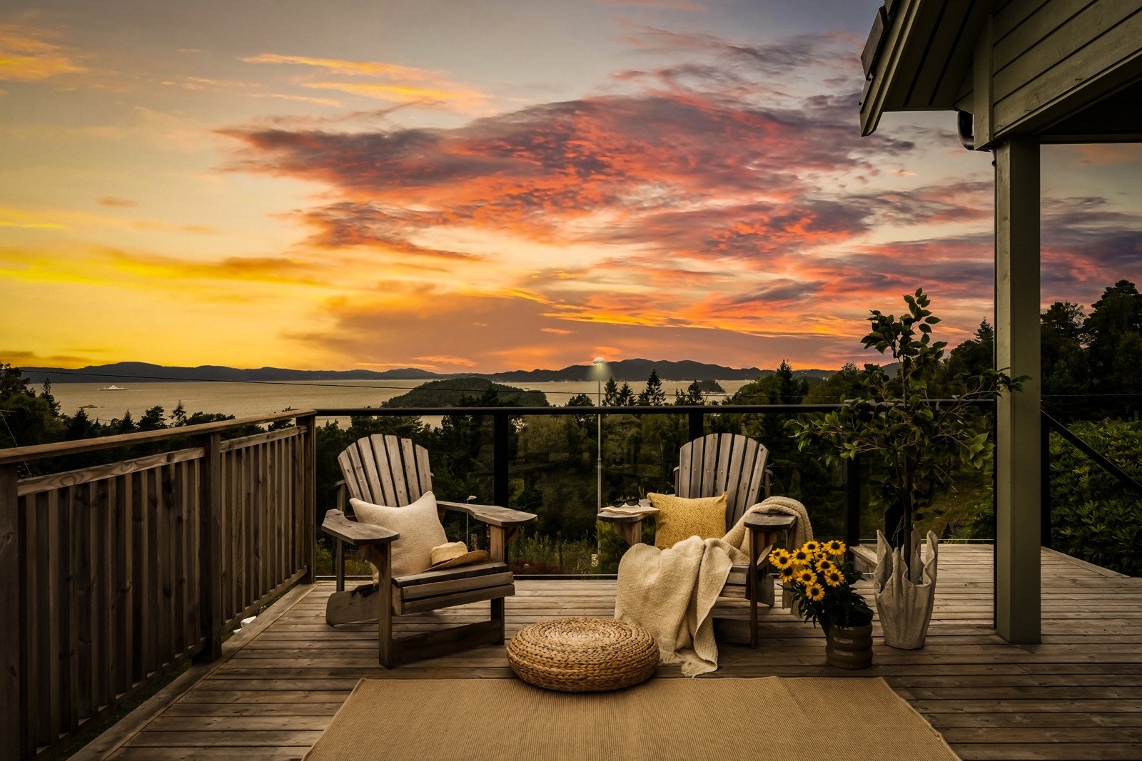 En bolig med gjennomgående høy standard og nydelig utsikt! Galleribilde