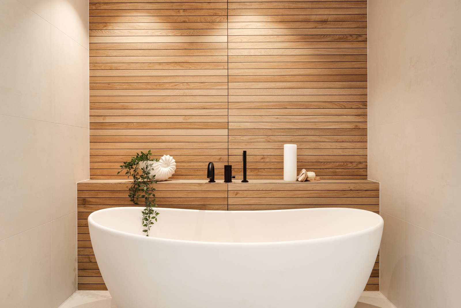 Herlig med badekar. Badekaret er ekstra bredt. Galleribilde