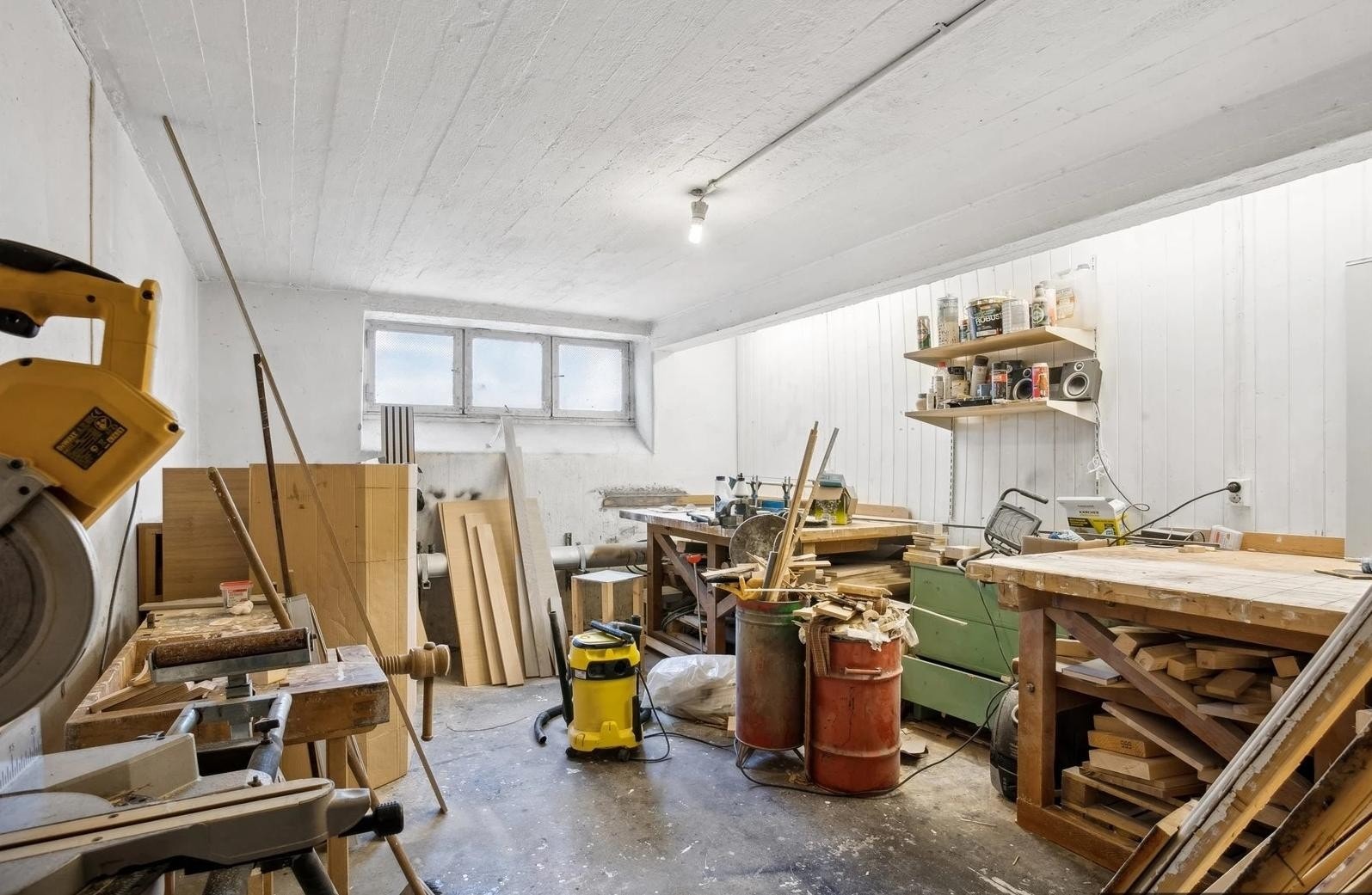 Felles snekkerbod i samme oppgang som leiligheten. Et fint sted å gjøre småfiksing i hverdagen. Galleribilde