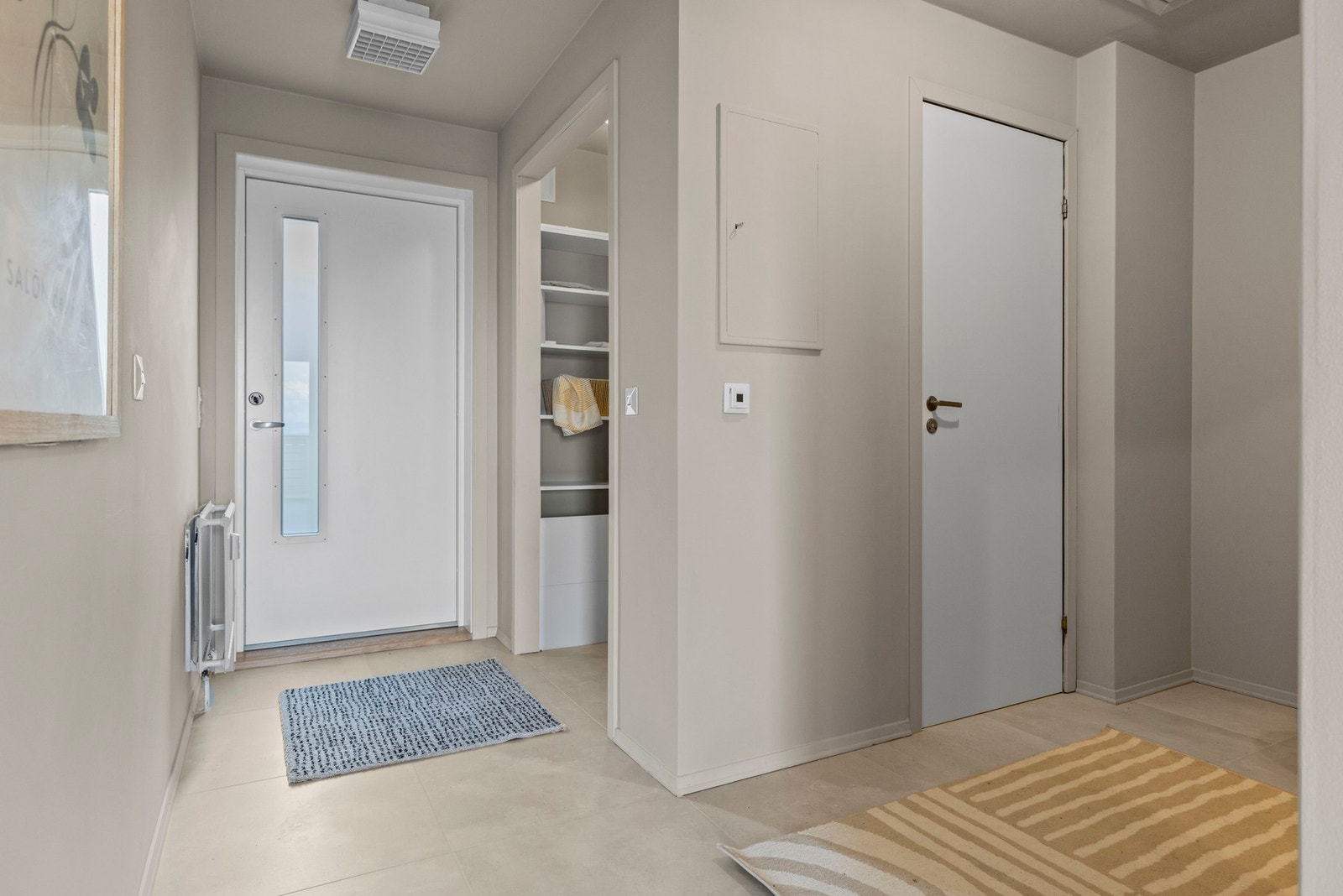 Meget innbydende inngangsparti som gir et godt førsteinntrykk av boligen. Galleribilde