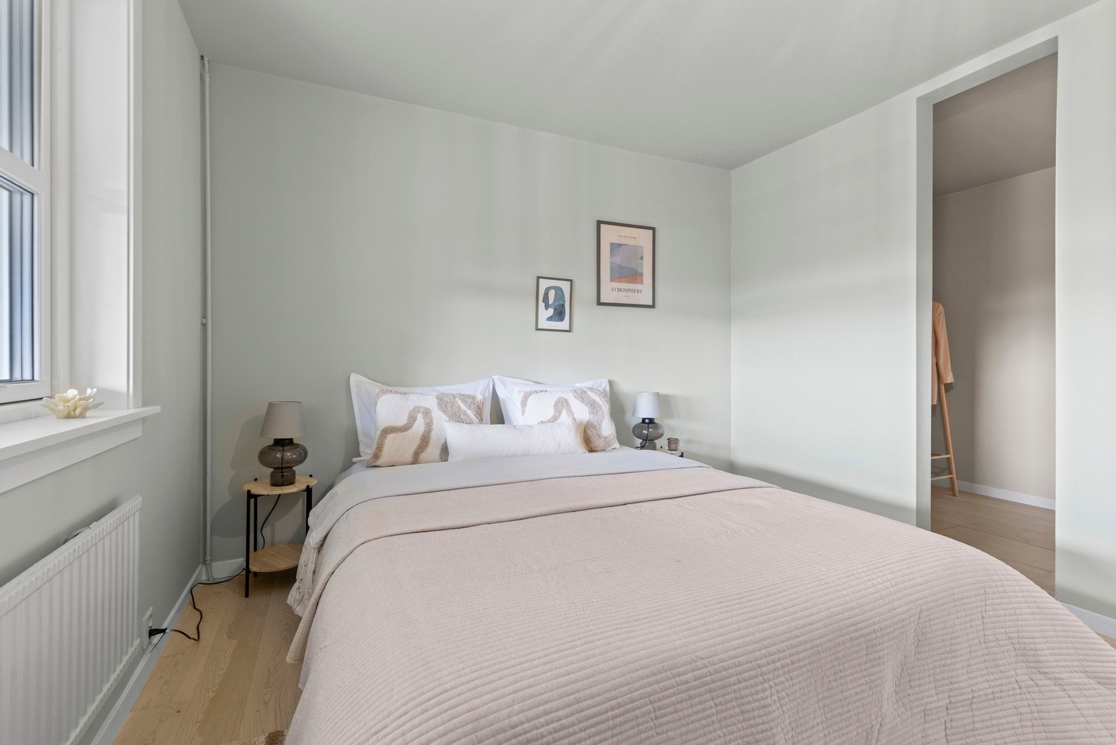 Her er det også plass til dobbeltseng og nattbord. Galleribilde