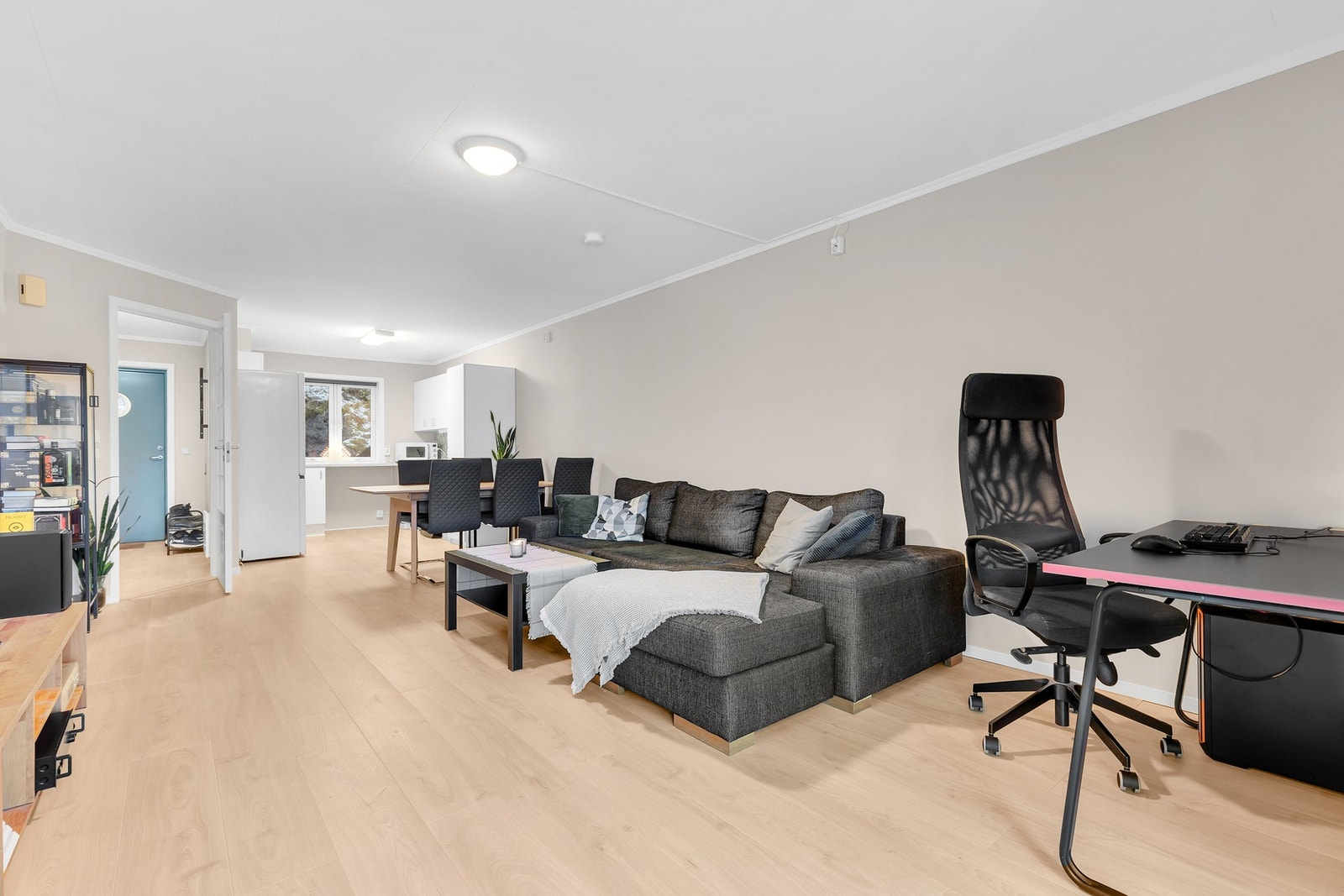 Den åpne planløsningen gir en svært lun atmosfære. Galleribilde