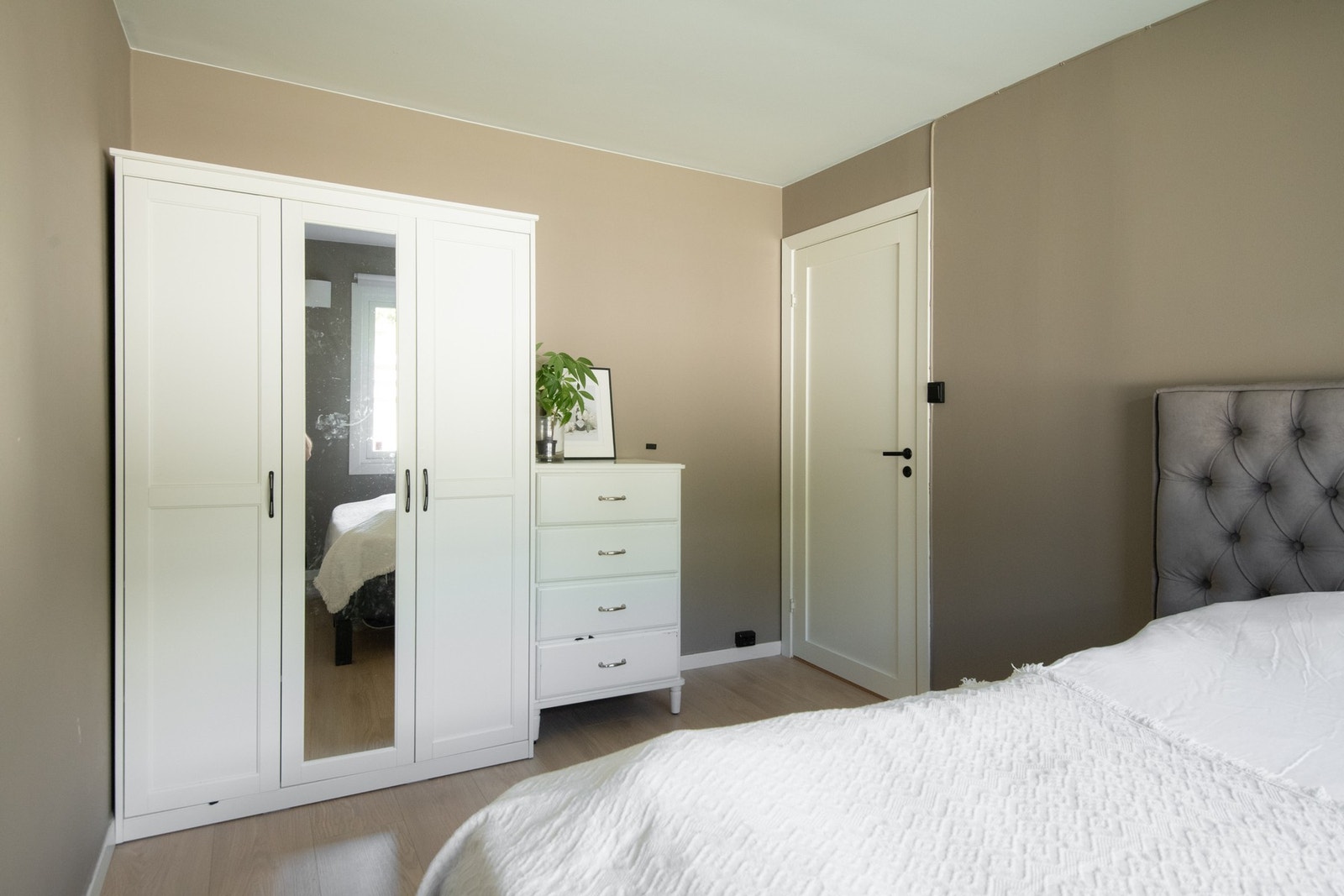 I tillegg er det garderobeskap og andre oppbevaringsmuligheter. Galleribilde