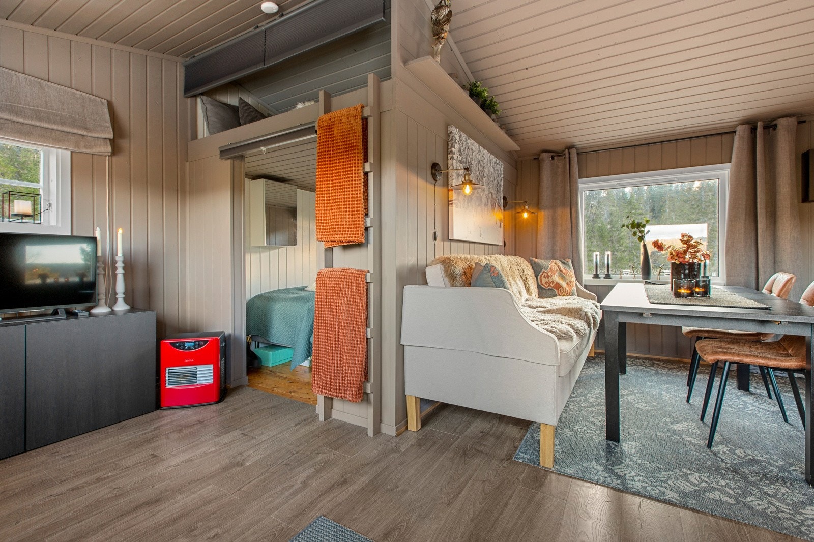 Praktisk sovealkove med overbygd hems Galleribilde