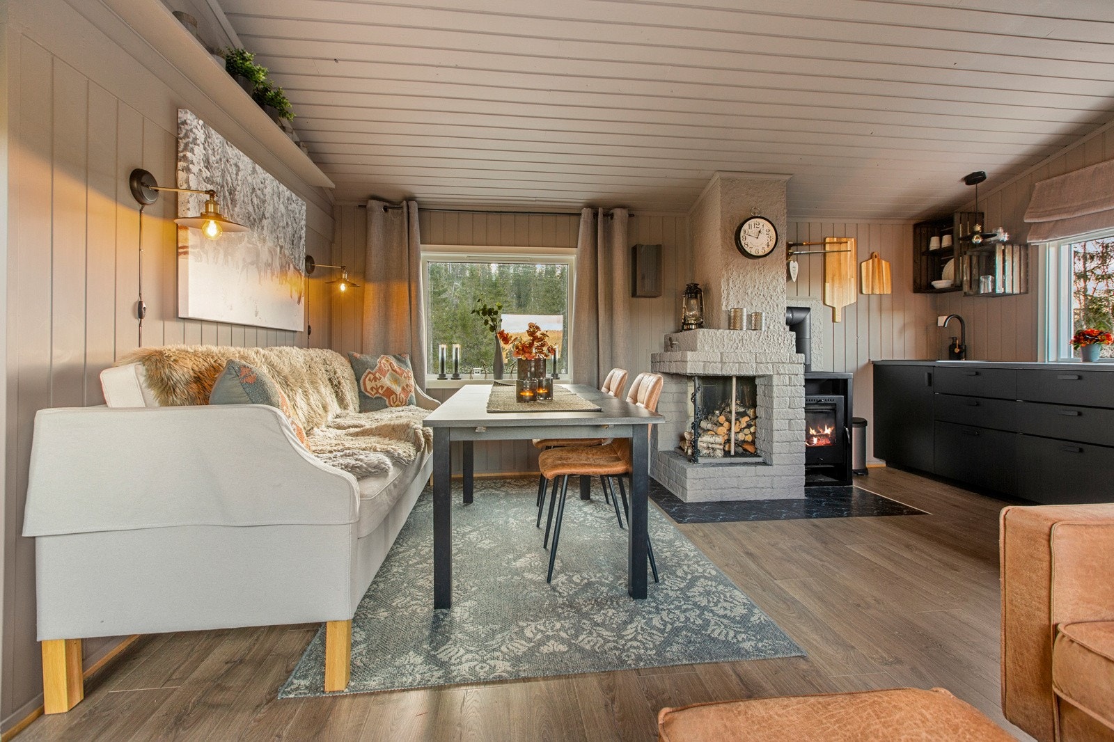 Holdt i lyse og moderne farger Galleribilde