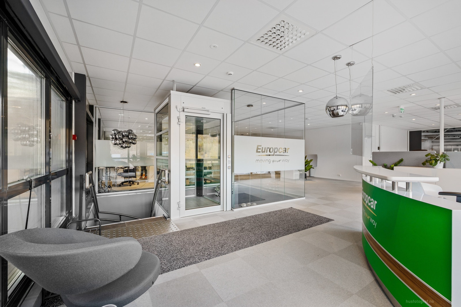 Representativt inngangsområde til kontor- og administrasjonsdelen Galleribilde
