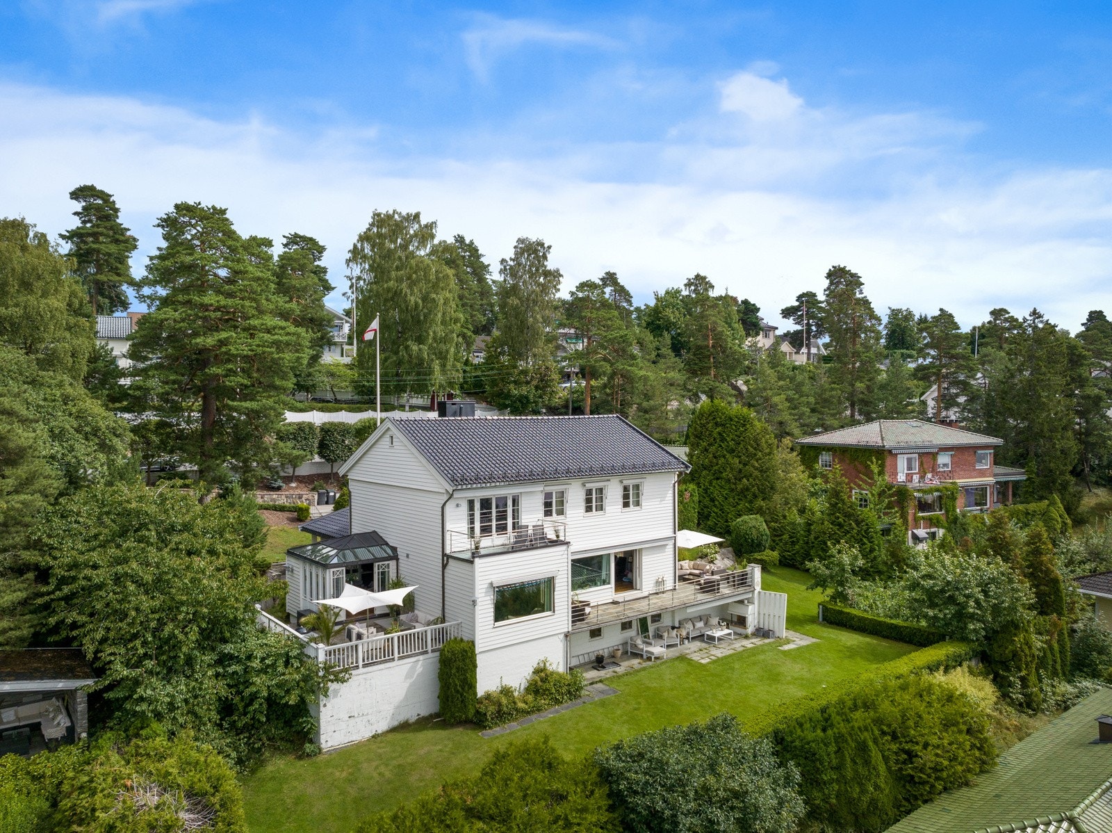 Eneboligen er på hele 386 kvm BRA-i Galleribilde