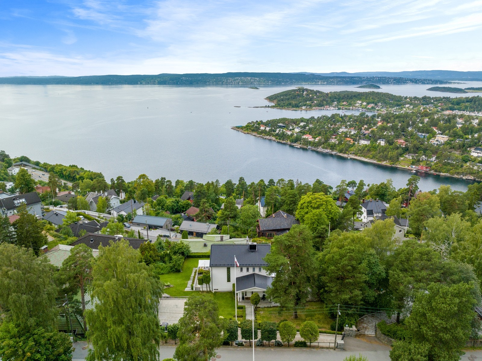 Eiendommen har en herlig beliggenhet, disse er ikke ofte kommer for salg i det åpne markedet Galleribilde