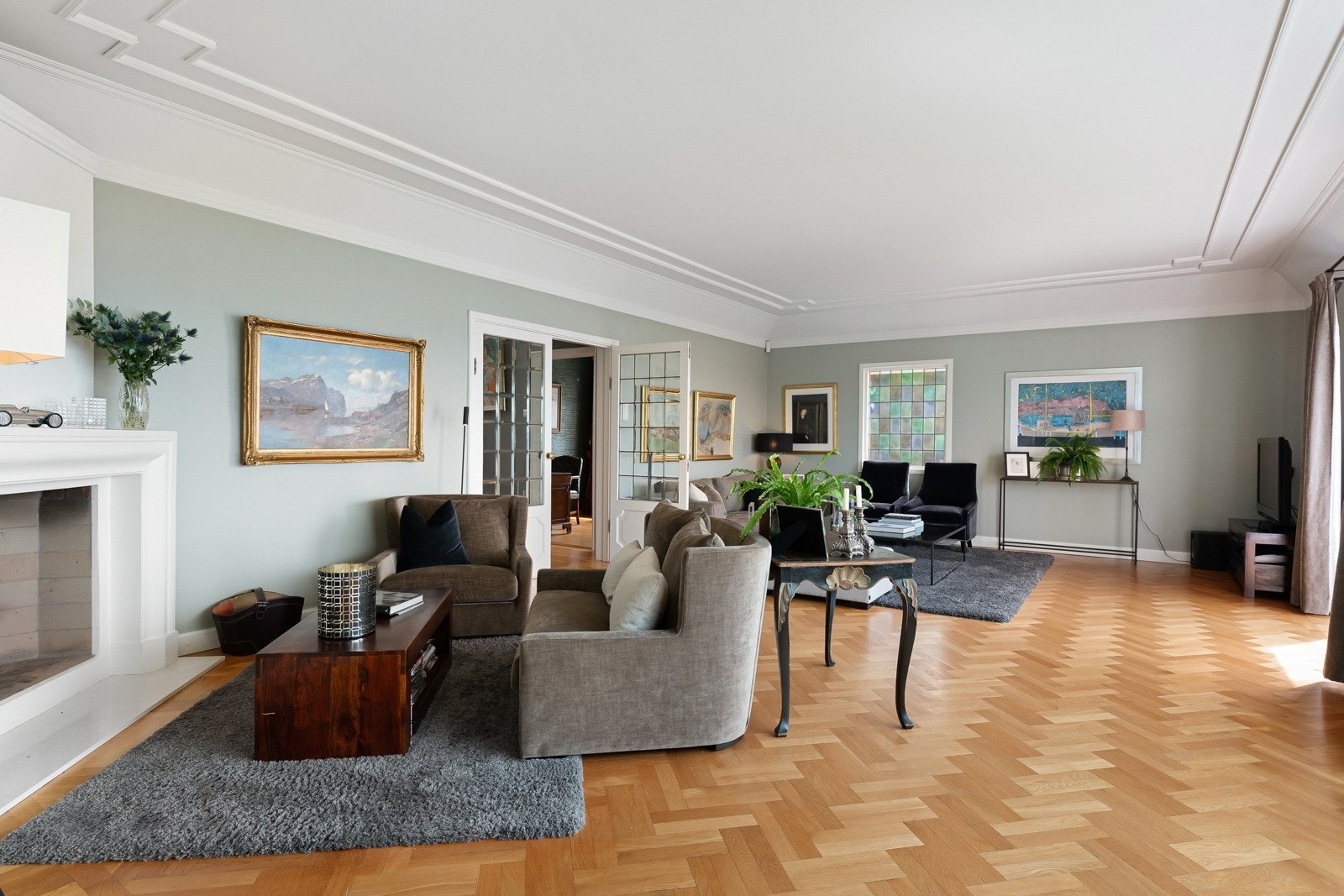 Boligen har flere ildsted, som gir ekstra hygge og varme Galleribilde