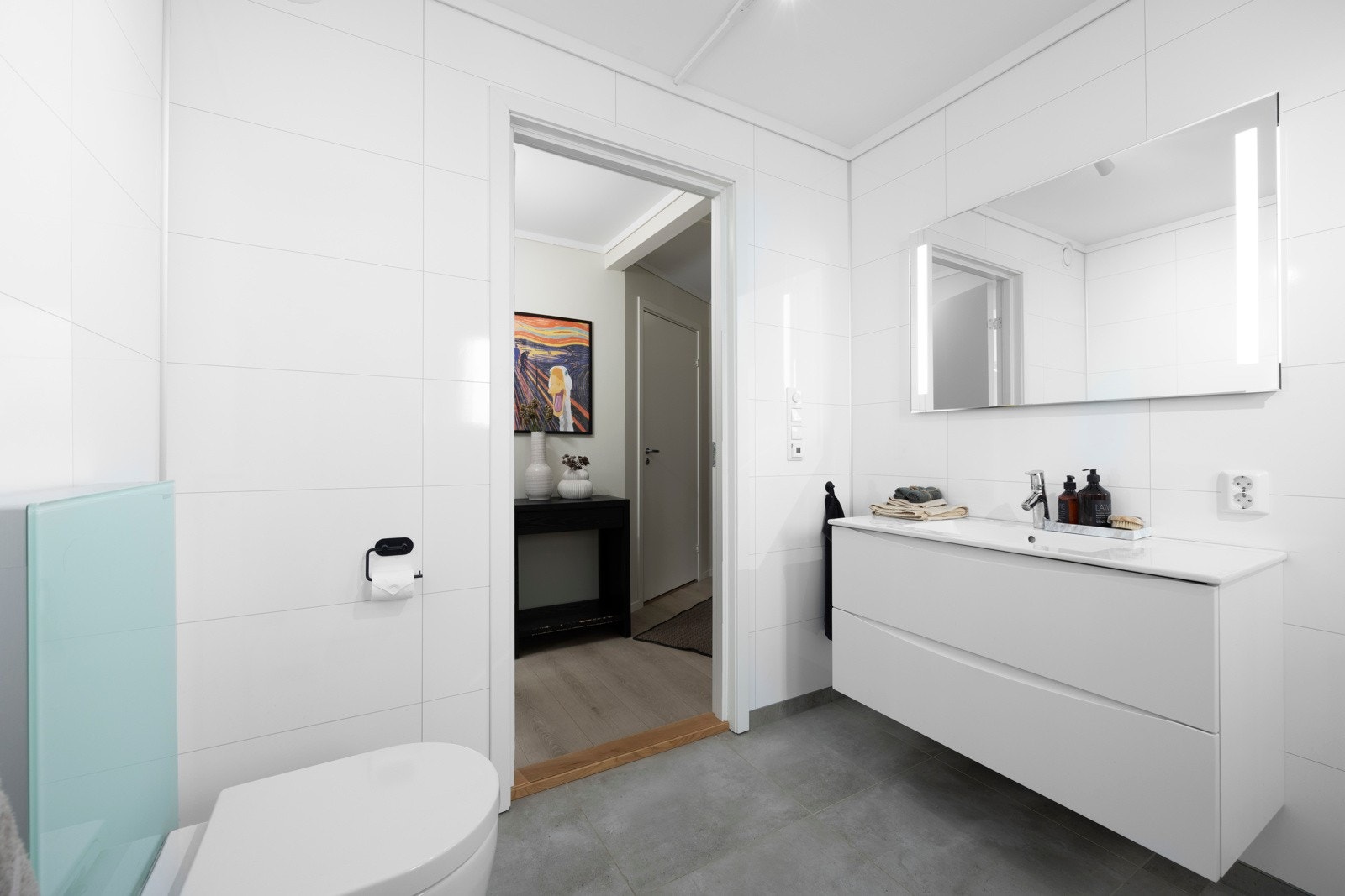 Flis på gulvet med elektriske varmekabler Galleribilde