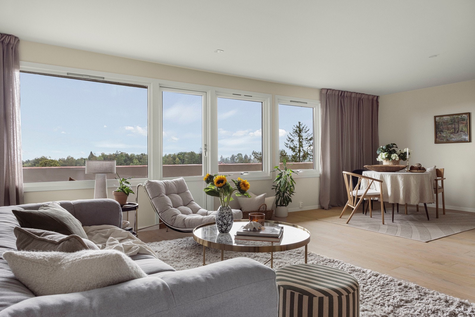 Leiligheten er pusset opp i 2025 og byr på en gjennomgående høy standard. Galleribilde