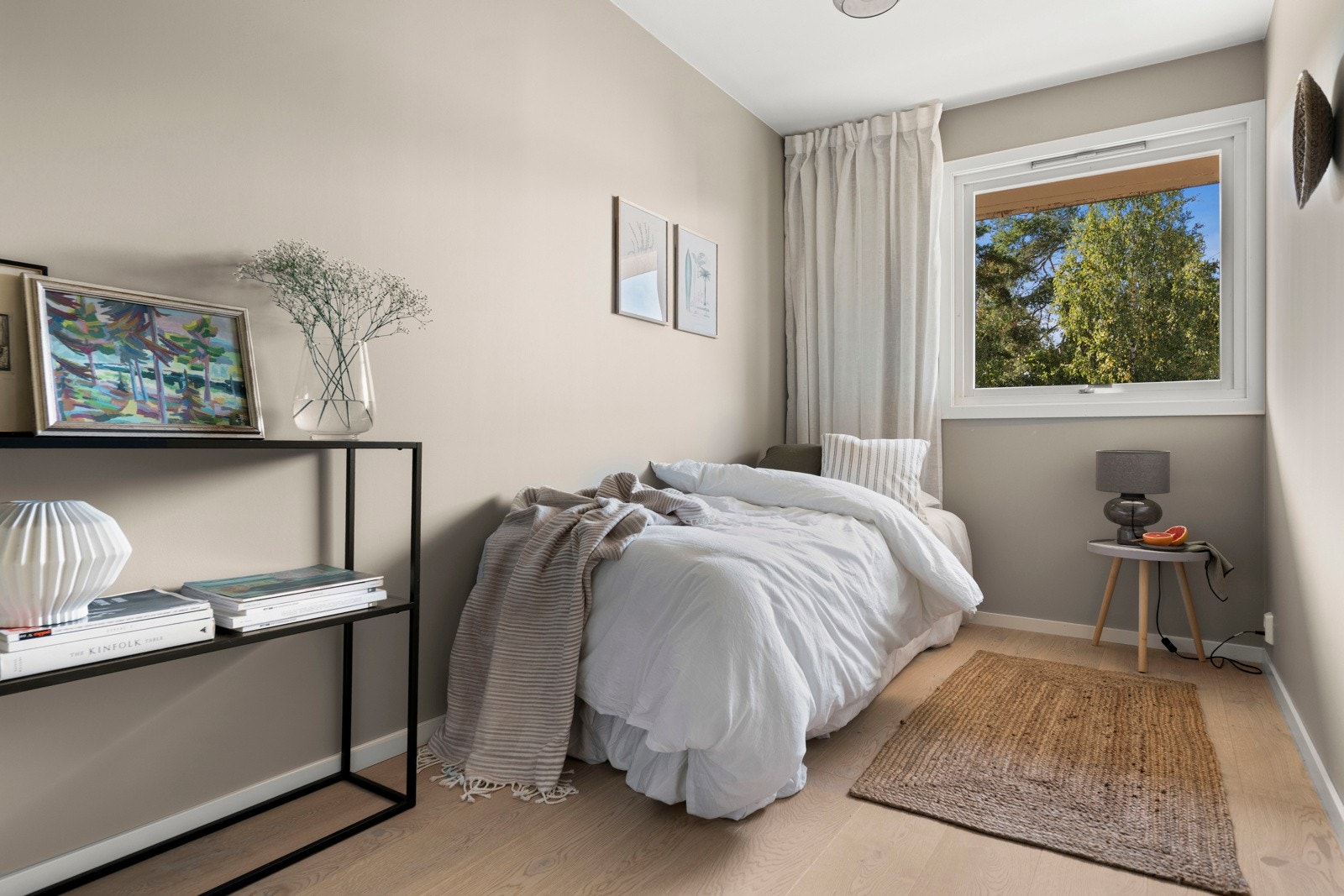 Leiligheten har to resterende soverom hvor begge er av god størrelse med lyse forhold. Galleribilde