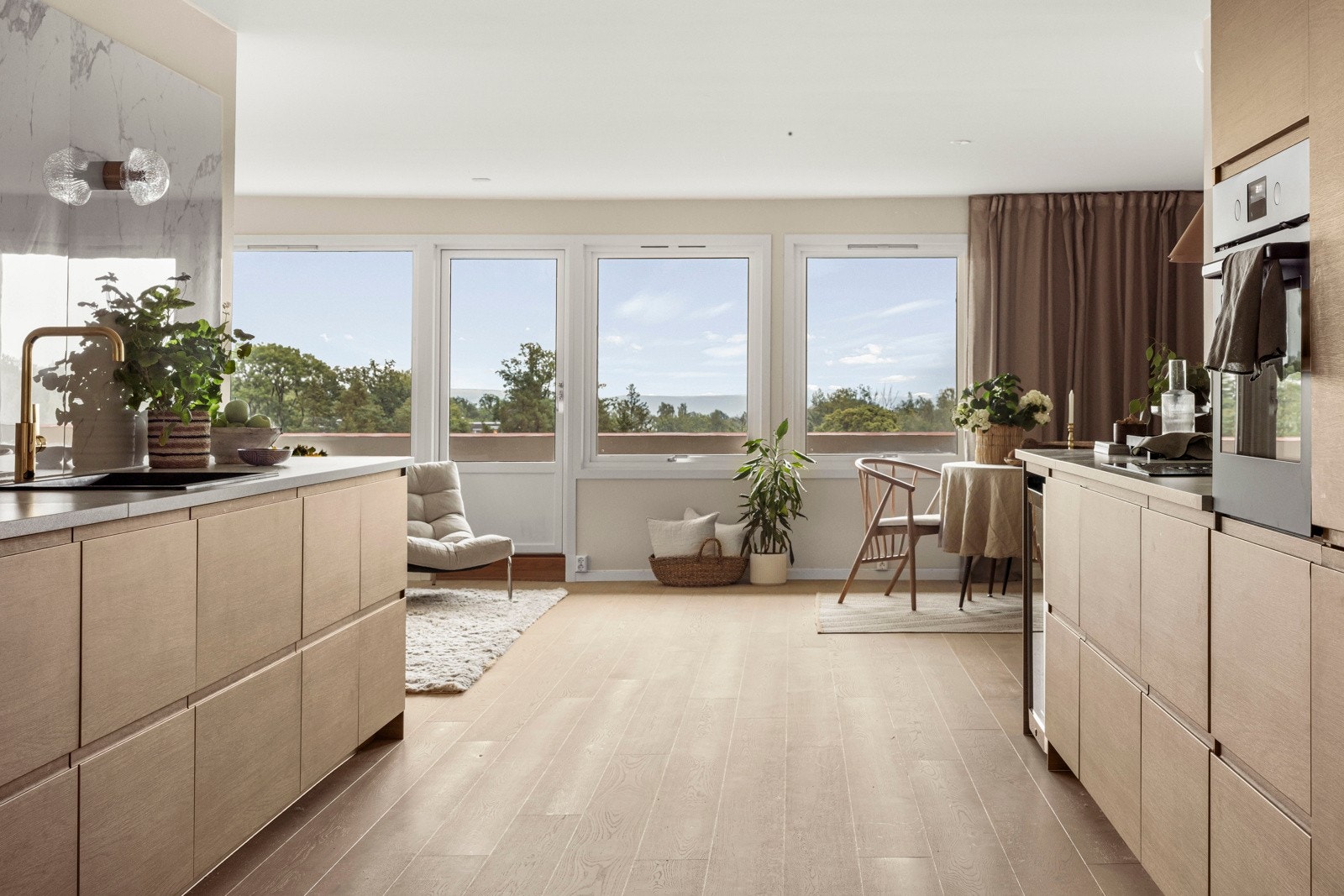 Tor Martin Tinderholt v/Privatmegleren Aksept har gleden av å ønske velkommen til denne lekre leiligheten i Huldreveien 85! Galleribilde