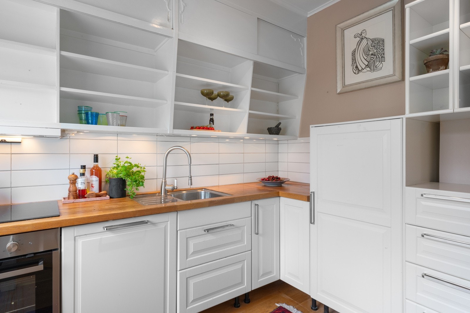 Her ser dere forskjellen på etasje 1 og 2, da veggen her fremdeles står. Galleribilde