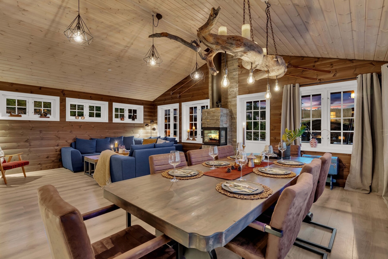 Her kan familien samles til lange frokoster eller til brettspill og kortspill som trekker ut i de små timer. Galleribilde