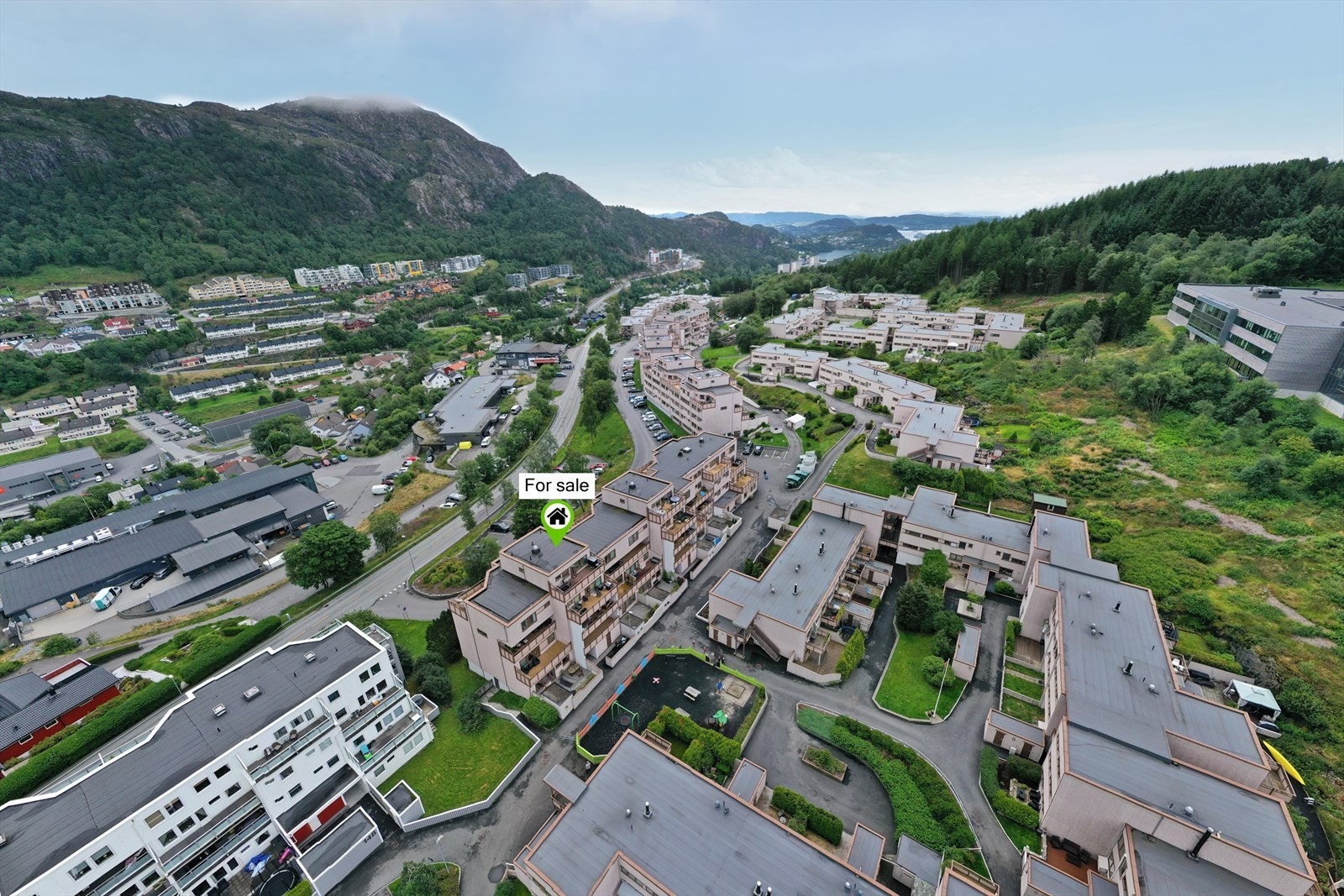 Flott beliggenhet i et rolig område i Bergen Vest. Galleribilde