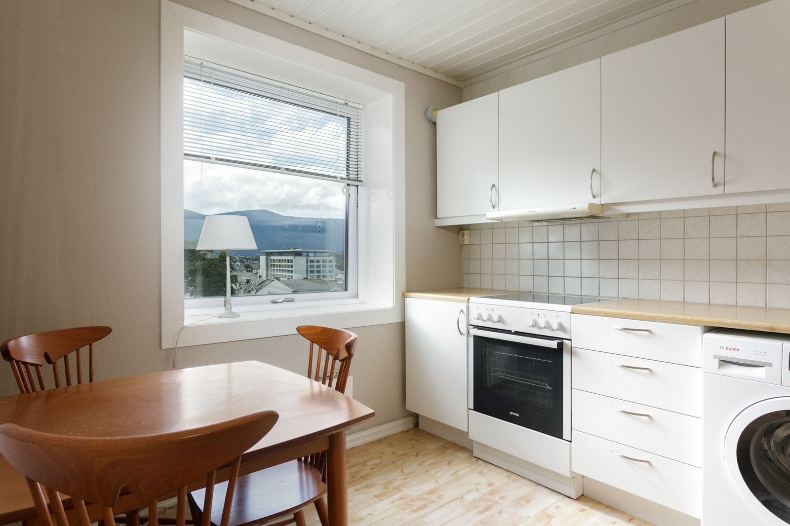 Flott utsikt også fra kjøkkenet Galleribilde