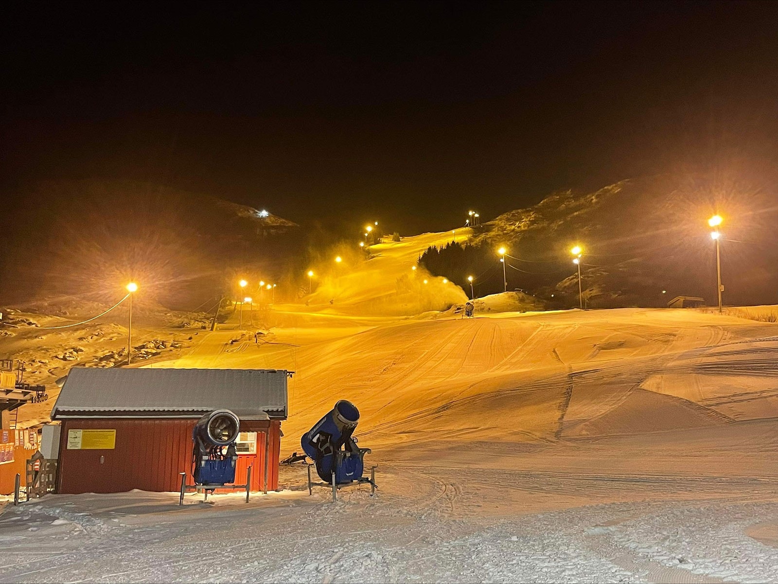 Stamsund alpinsenter ligger 2 km unna. Galleribilde