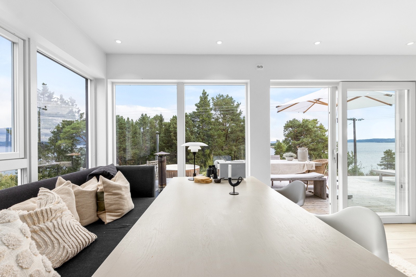 Fantastisk utsikt fra spisestuen Galleribilde