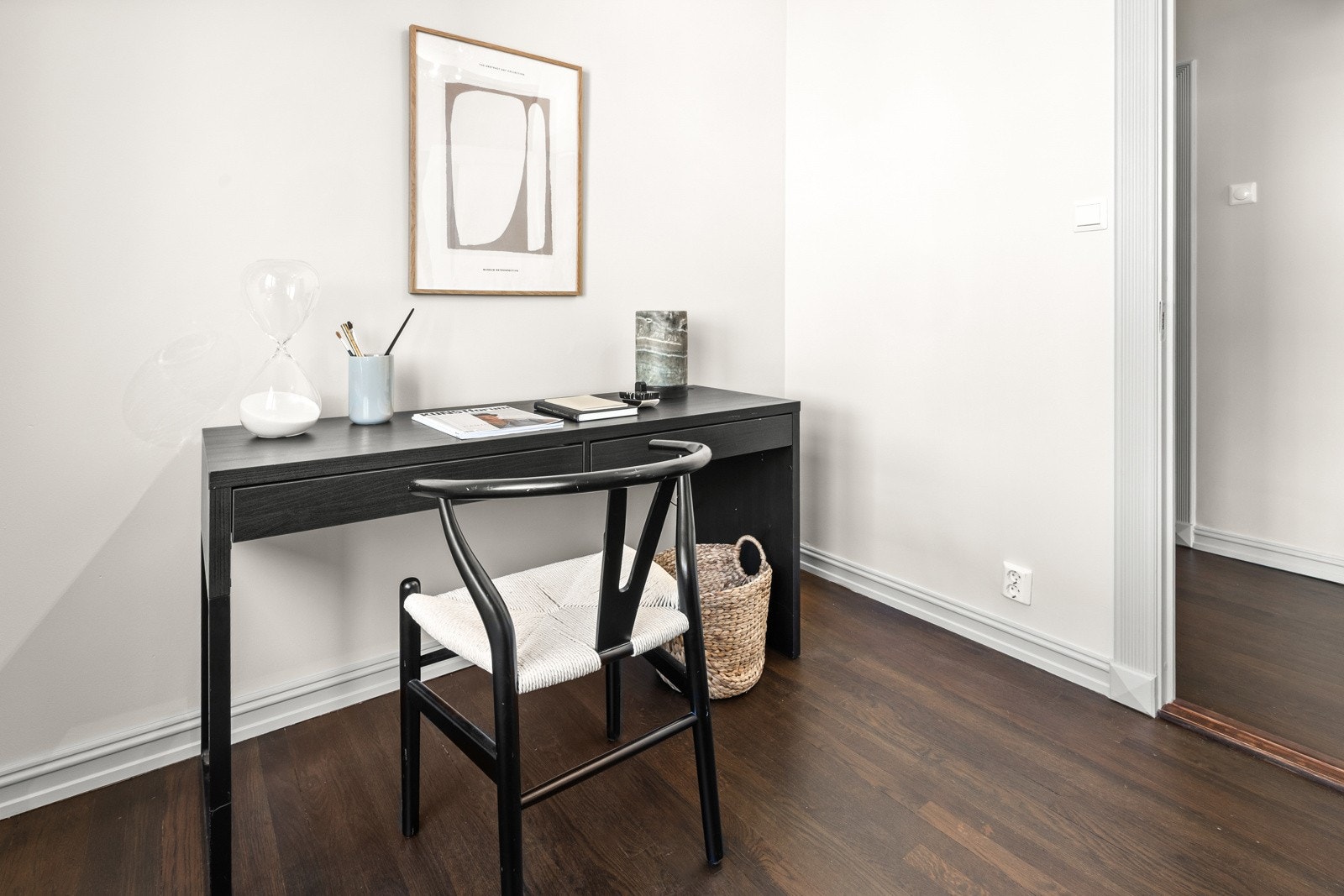 Boligens 3. og siste soverom har plass for seng og garderobe! Galleribilde